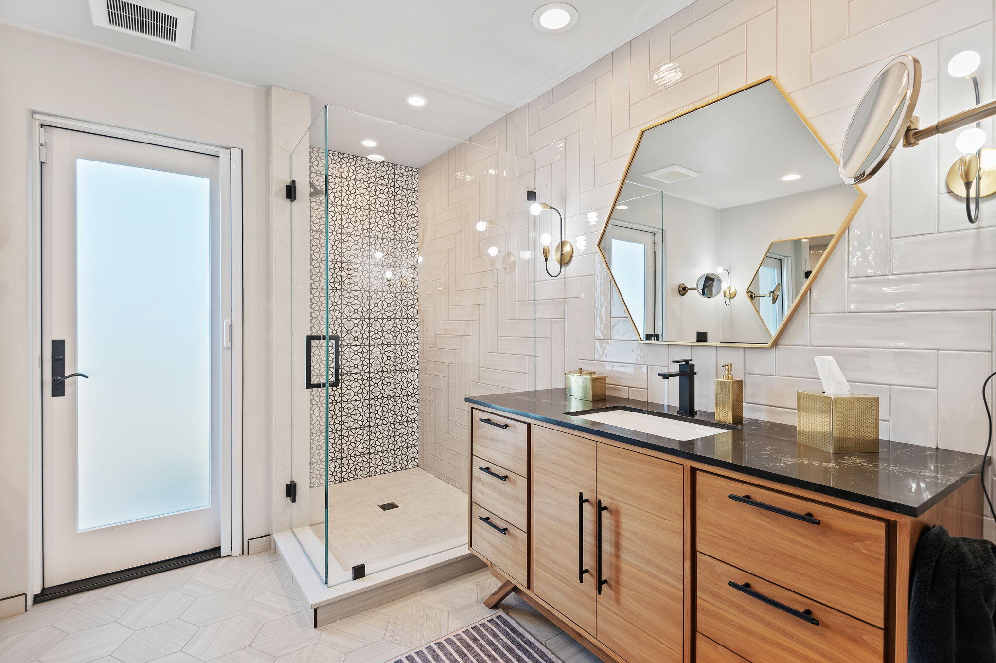 Santa Barbara, California 93108, United States, 3 Bedrooms Bedrooms, ,6 BathroomsBathrooms,Residential,Pending,2706