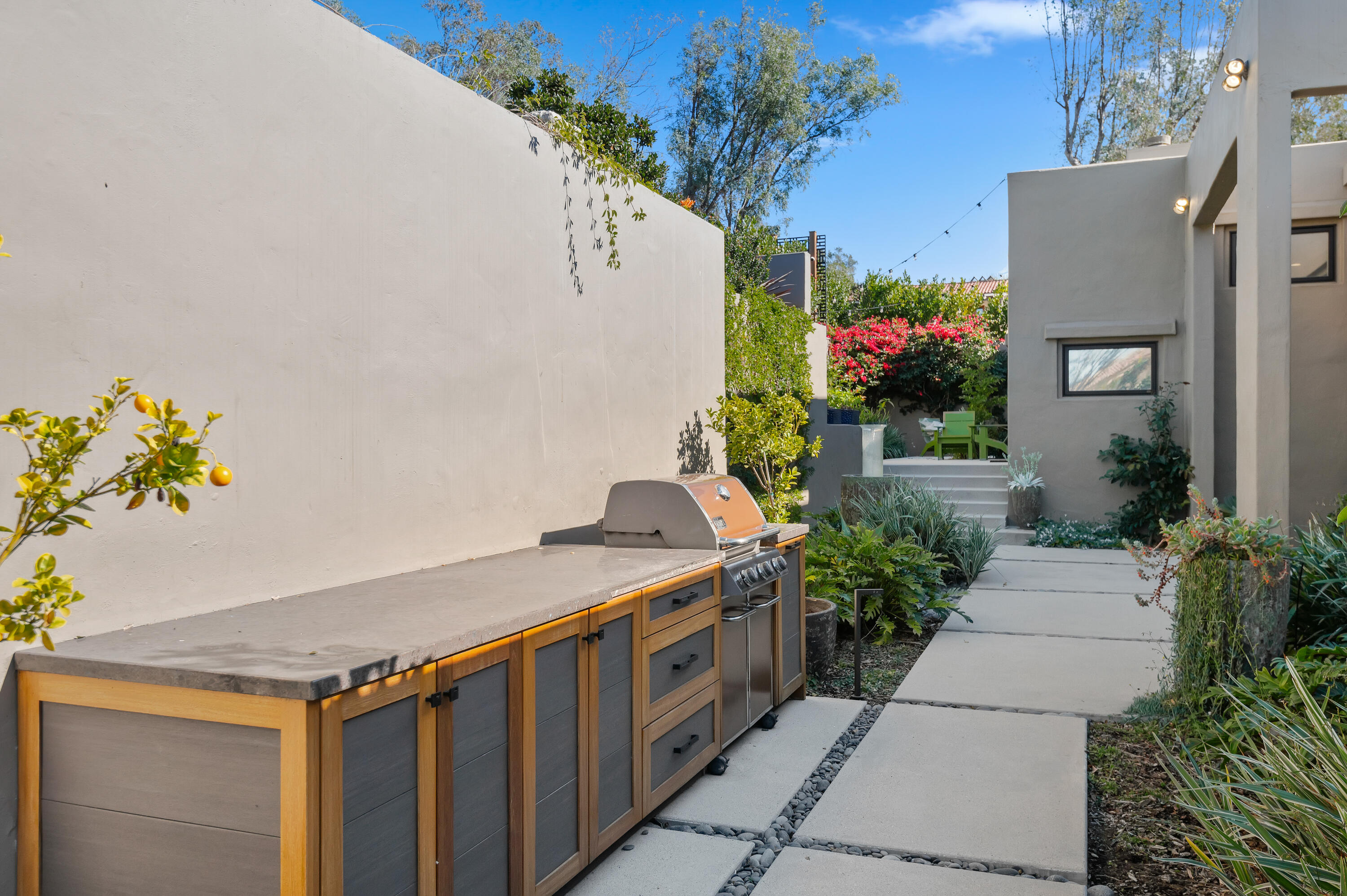 Santa Barbara, California 93108, United States, 3 Bedrooms Bedrooms, ,6 BathroomsBathrooms,Residential,Pending,2706