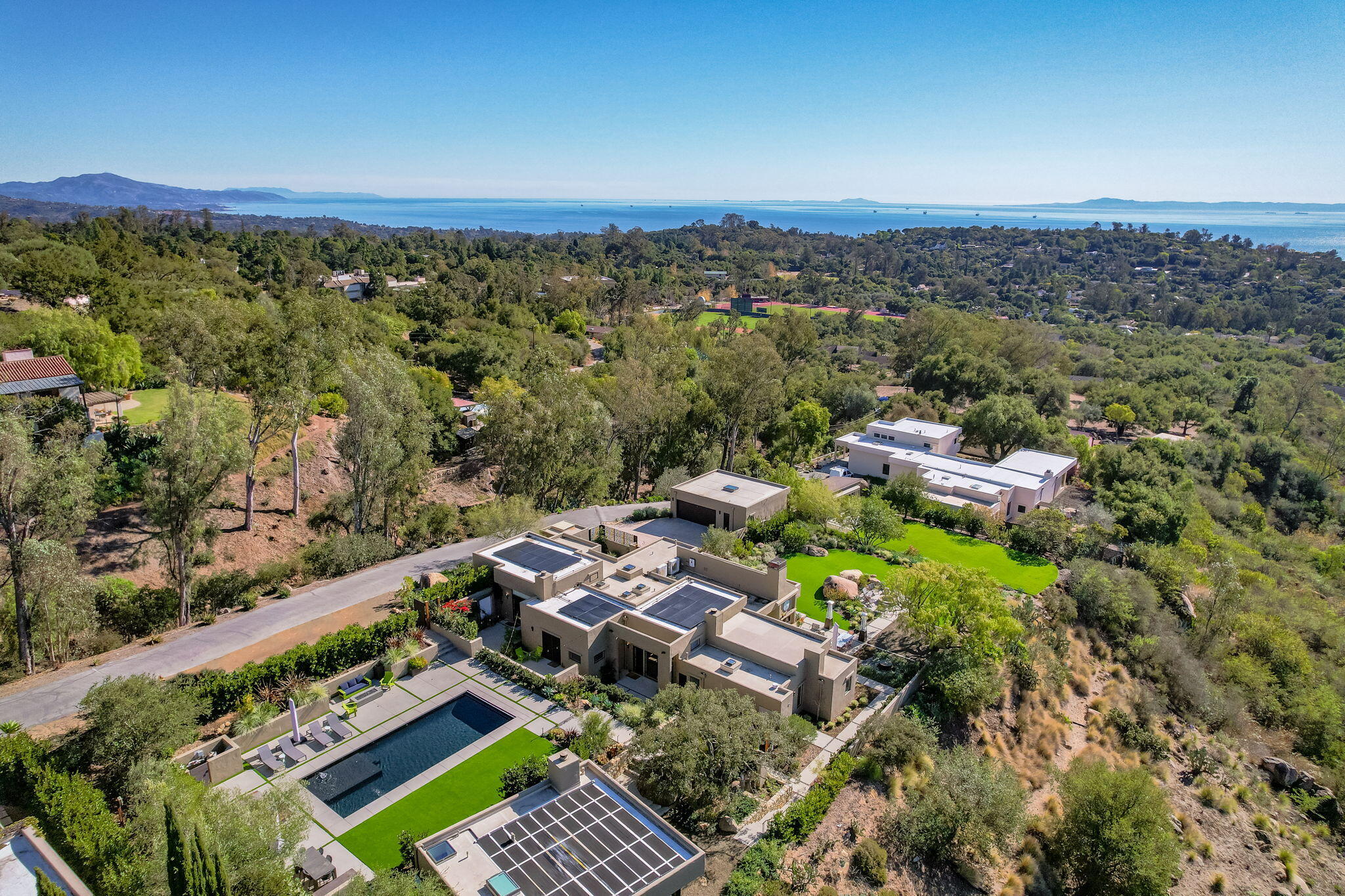 Santa Barbara, California 93108, United States, 3 Bedrooms Bedrooms, ,6 BathroomsBathrooms,Residential,Pending,2706