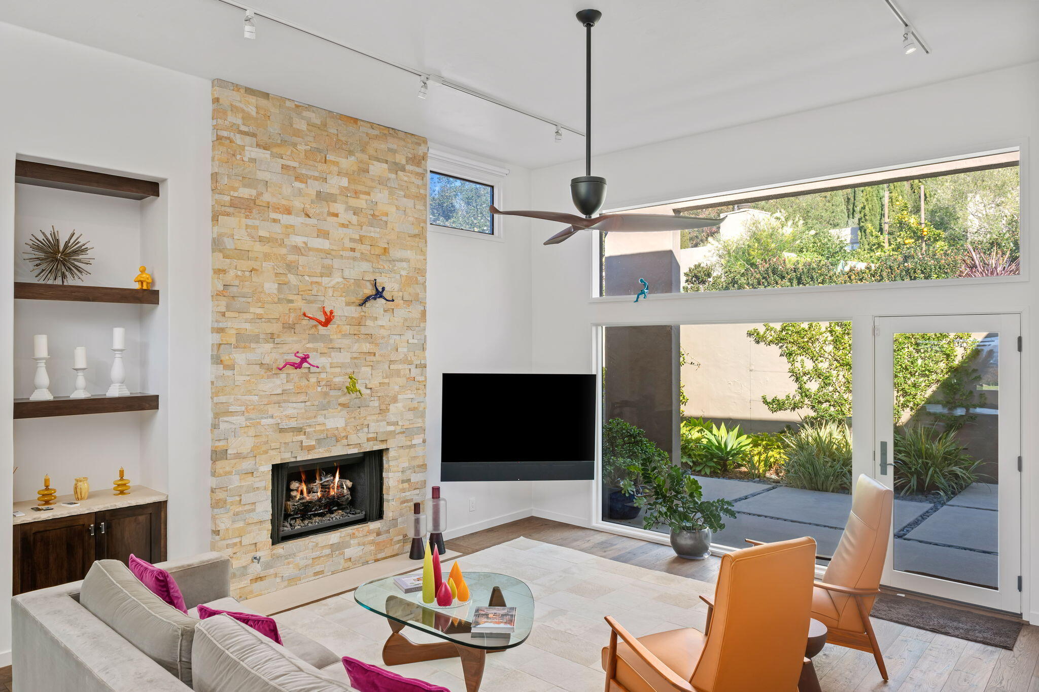 Santa Barbara, California 93108, United States, 3 Bedrooms Bedrooms, ,6 BathroomsBathrooms,Residential,Pending,2706