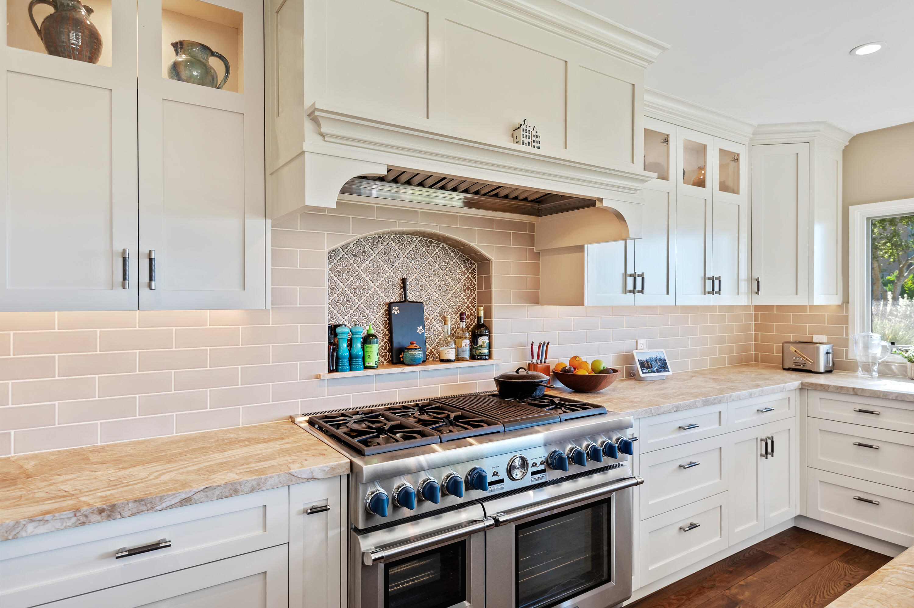 Santa Barbara, California 93108, United States, 3 Bedrooms Bedrooms, ,6 BathroomsBathrooms,Residential,Pending,2706