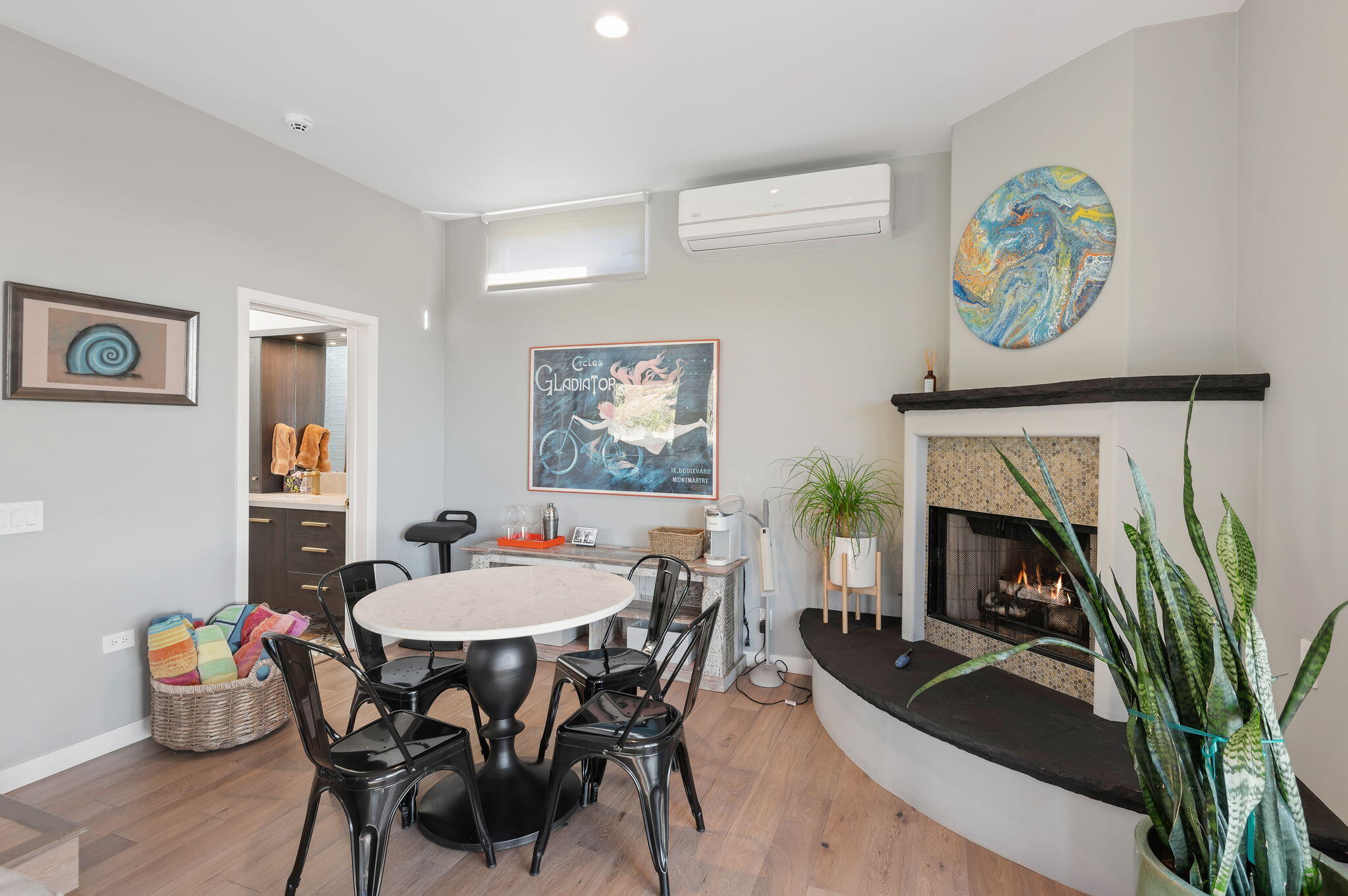 Santa Barbara, California 93108, United States, 3 Bedrooms Bedrooms, ,6 BathroomsBathrooms,Residential,Pending,2706