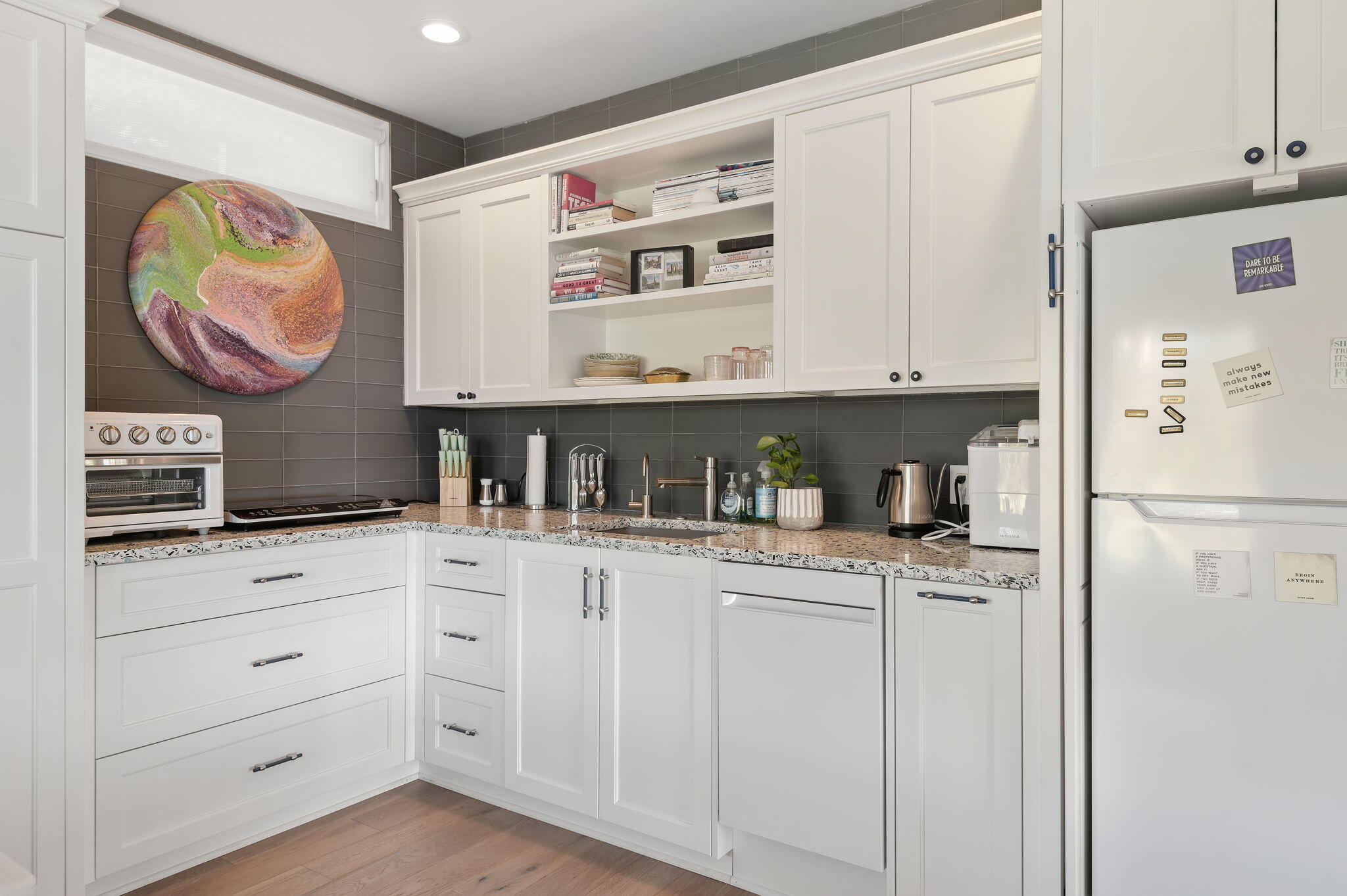 Santa Barbara, California 93108, United States, 3 Bedrooms Bedrooms, ,6 BathroomsBathrooms,Residential,Pending,2706