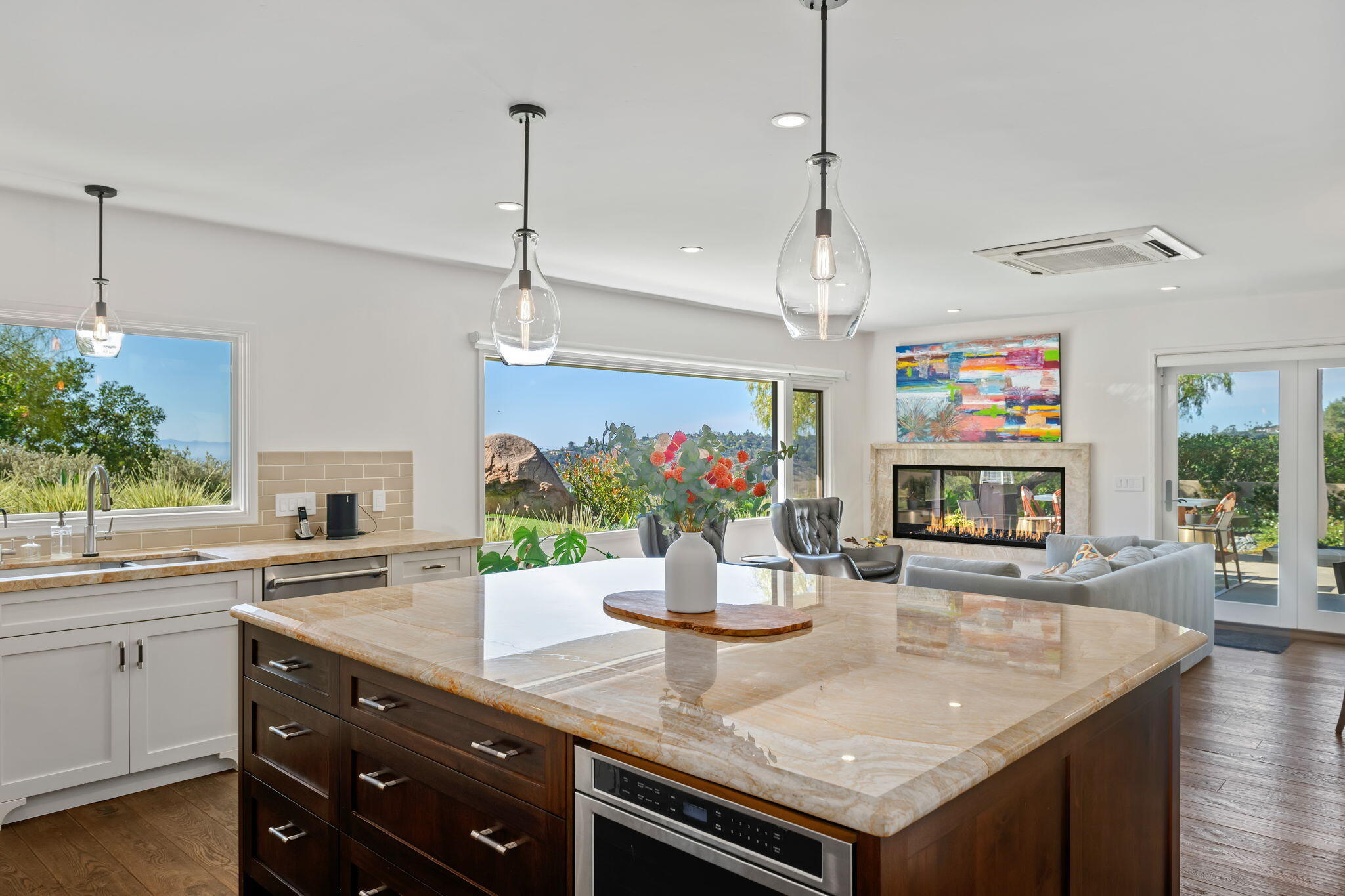 Santa Barbara, California 93108, United States, 3 Bedrooms Bedrooms, ,6 BathroomsBathrooms,Residential,Pending,2706