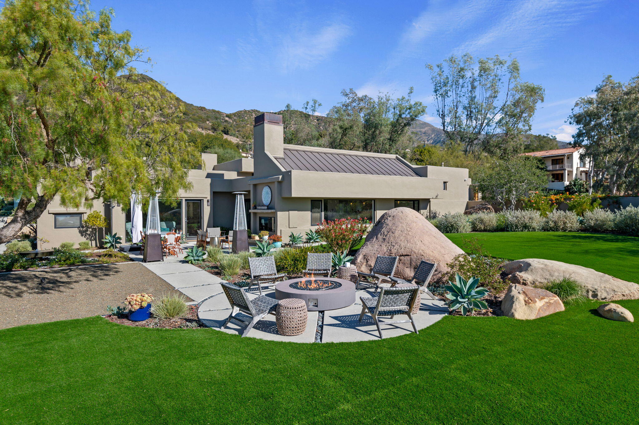 Santa Barbara, California 93108, United States, 3 Bedrooms Bedrooms, ,6 BathroomsBathrooms,Residential,Pending,2706