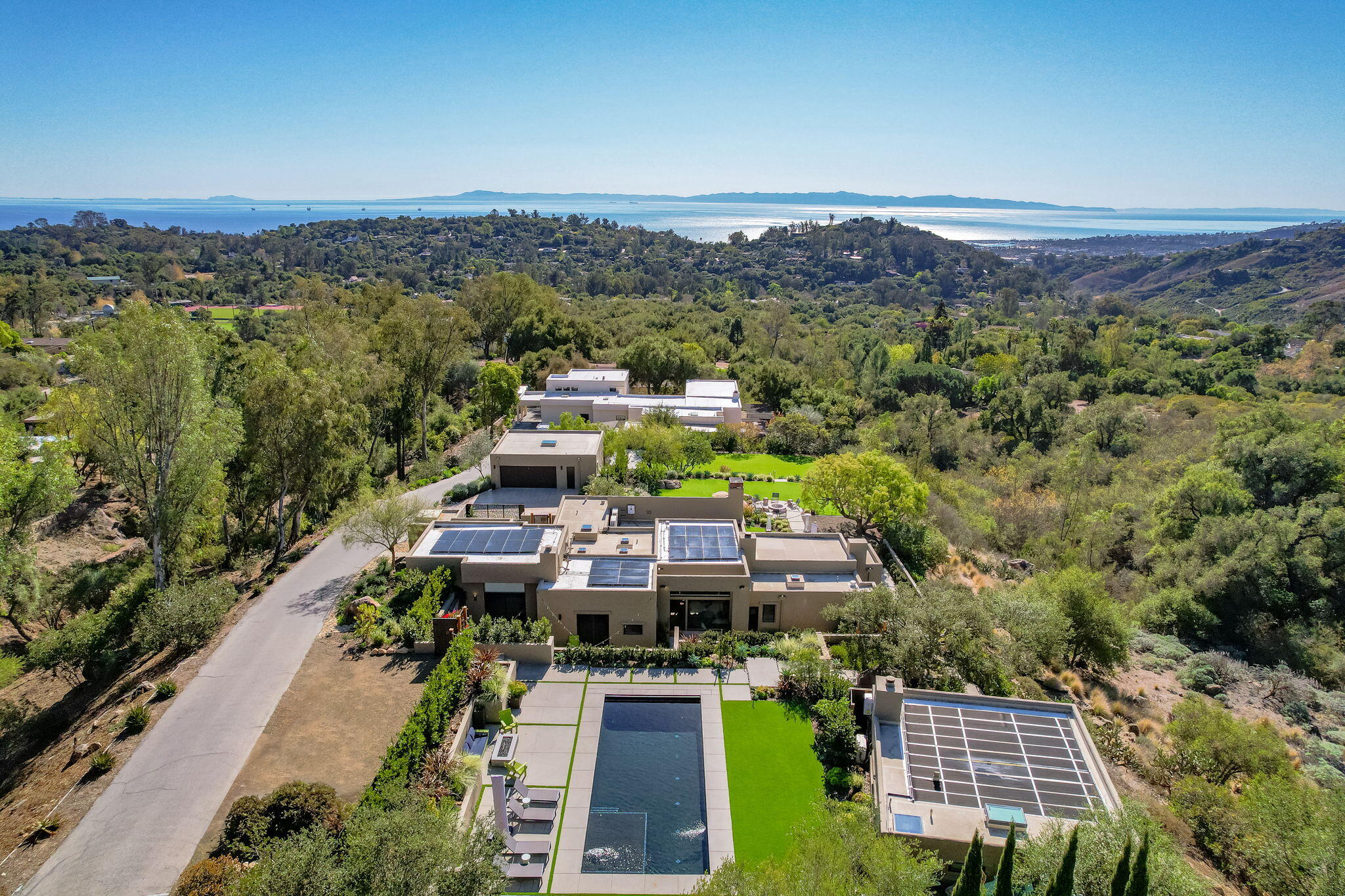 Santa Barbara, California 93108, United States, 3 Bedrooms Bedrooms, ,6 BathroomsBathrooms,Residential,Pending,2706