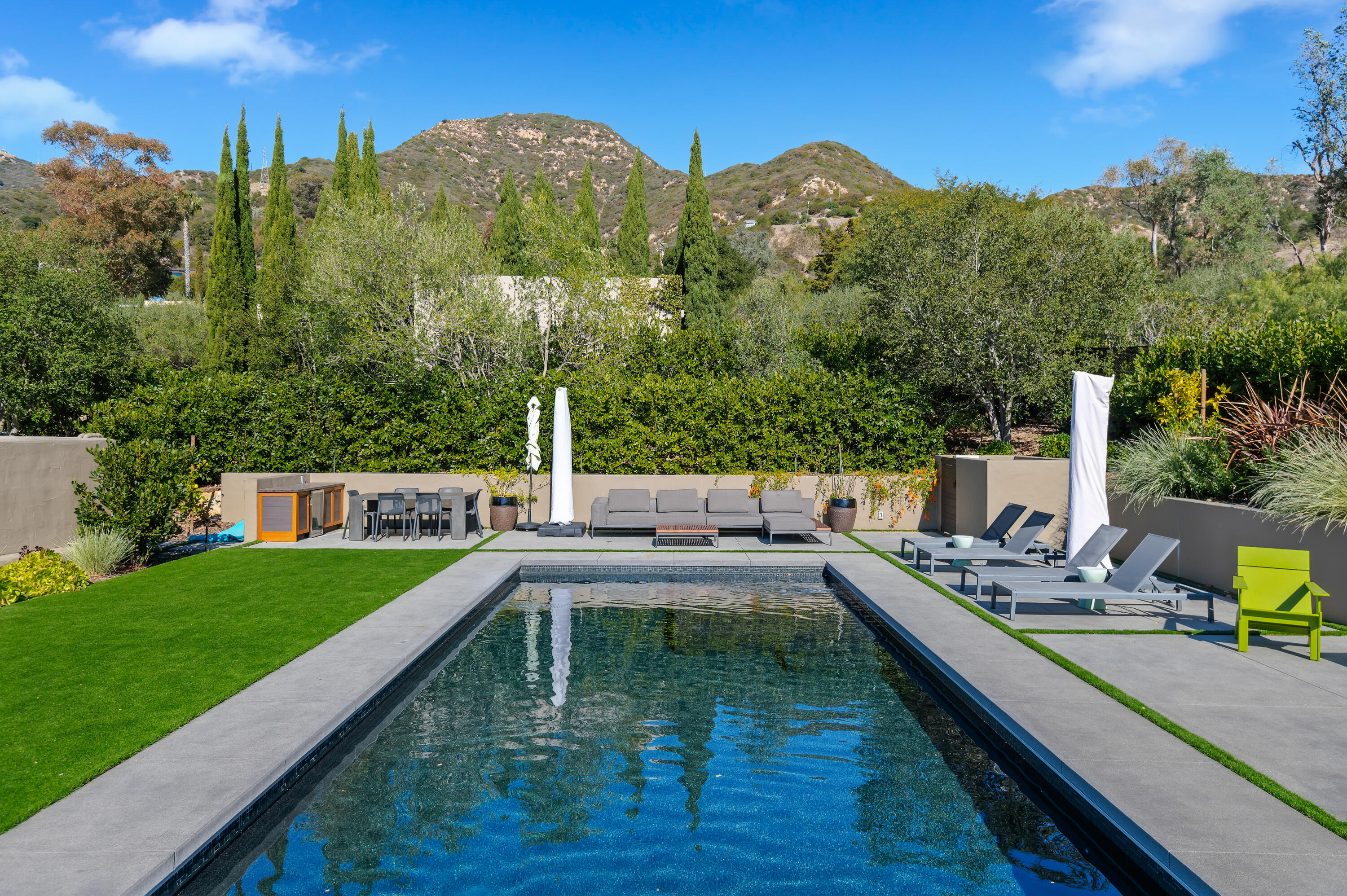 Santa Barbara, California 93108, United States, 3 Bedrooms Bedrooms, ,6 BathroomsBathrooms,Residential,Pending,2706