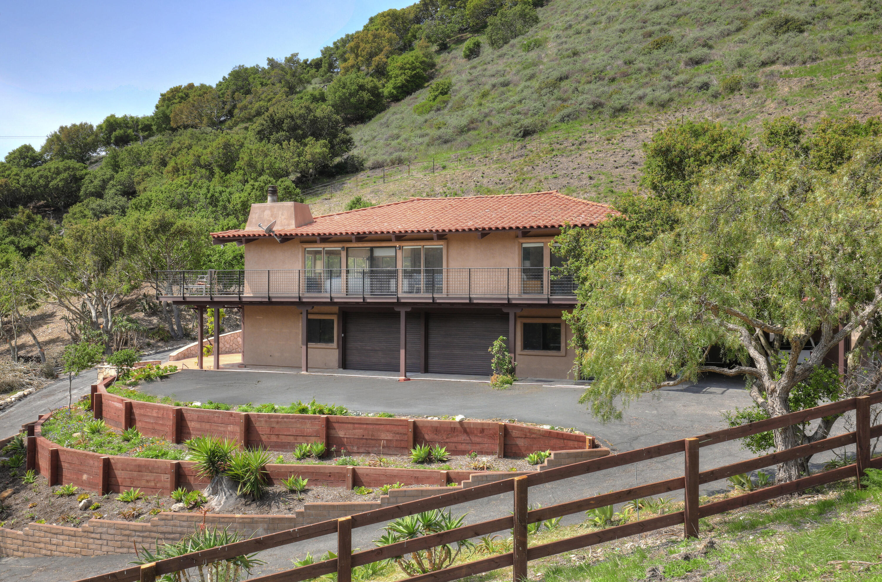 Goleta, California 93117, United States, 4 Bedrooms Bedrooms, ,6 BathroomsBathrooms,Residential,Active,139309