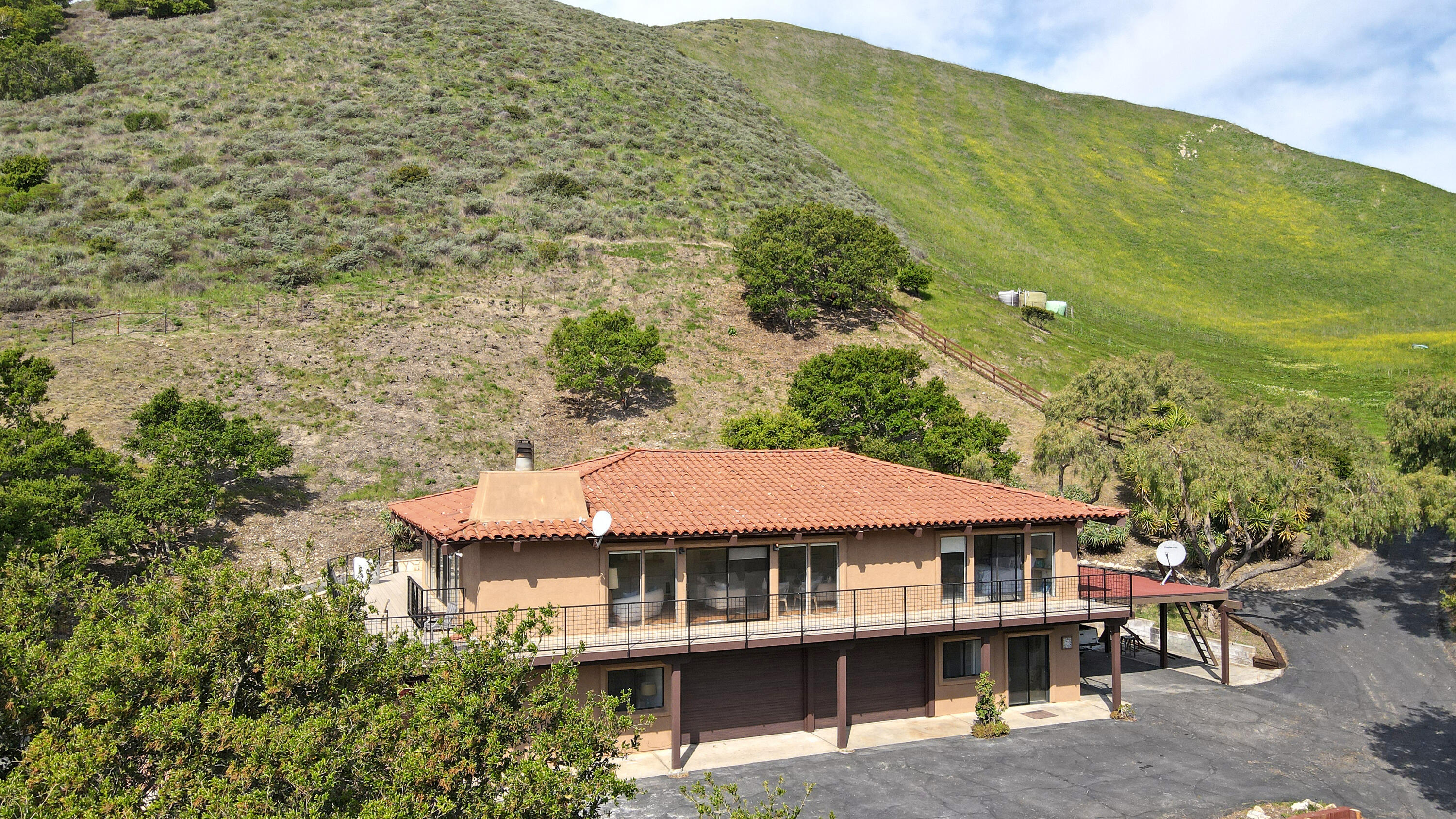 Goleta, California 93117, United States, 4 Bedrooms Bedrooms, ,6 BathroomsBathrooms,Residential,Active,139309