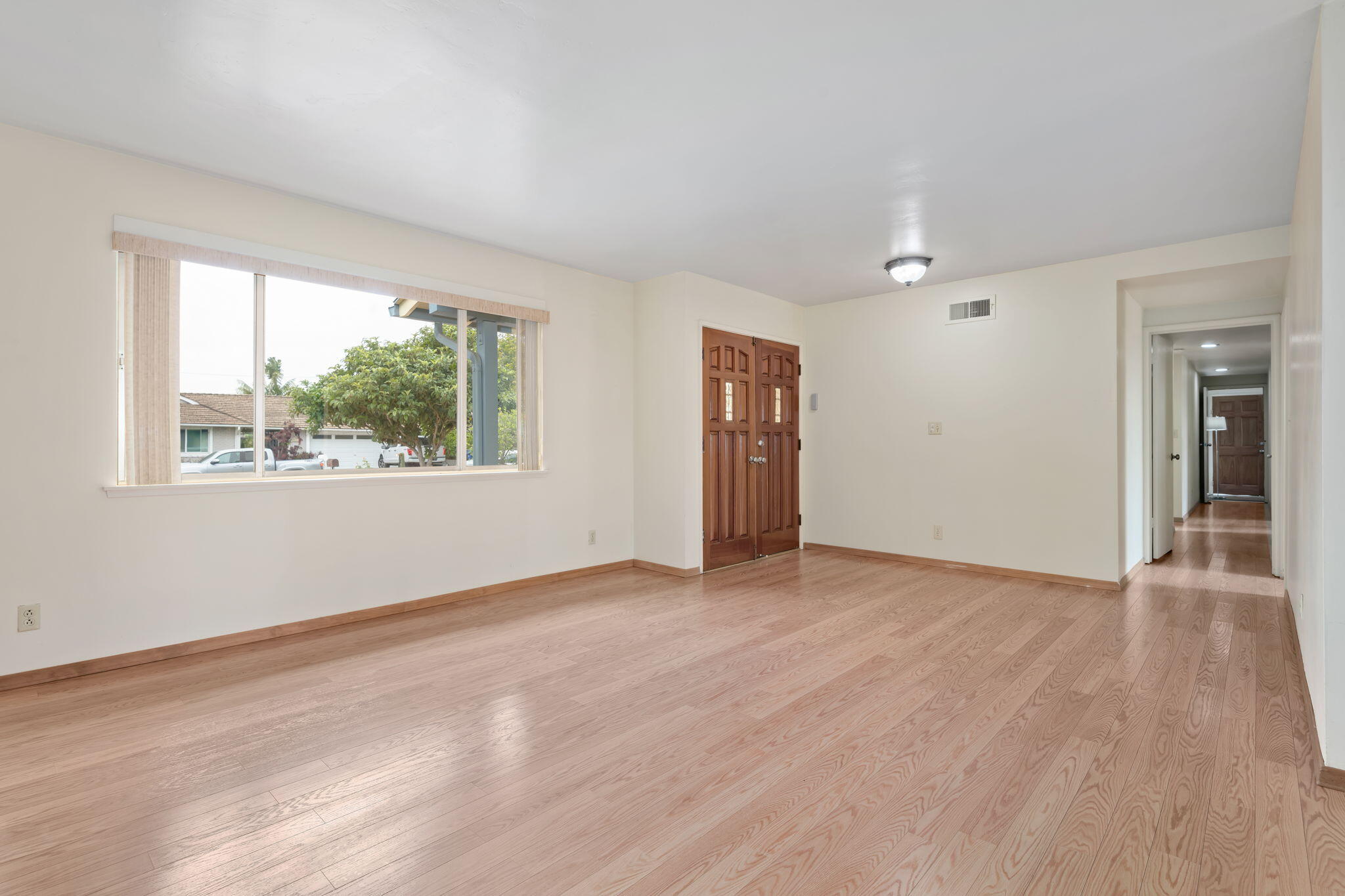 Santa Barbara, California 93109, United States, 5 Bedrooms Bedrooms, ,3 BathroomsBathrooms,Residential,Active,148384