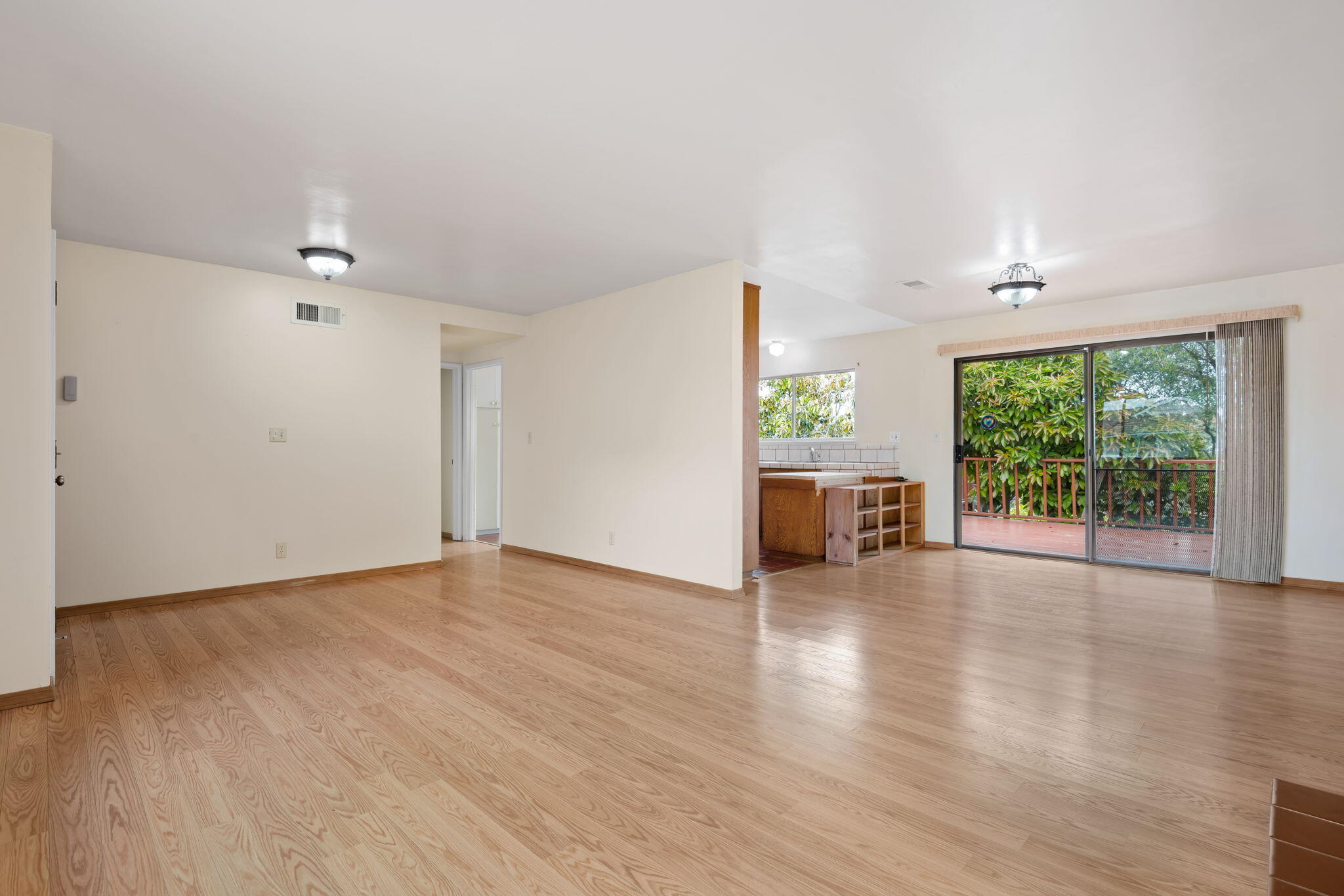 Santa Barbara, California 93109, United States, 5 Bedrooms Bedrooms, ,3 BathroomsBathrooms,Residential,Active,148384