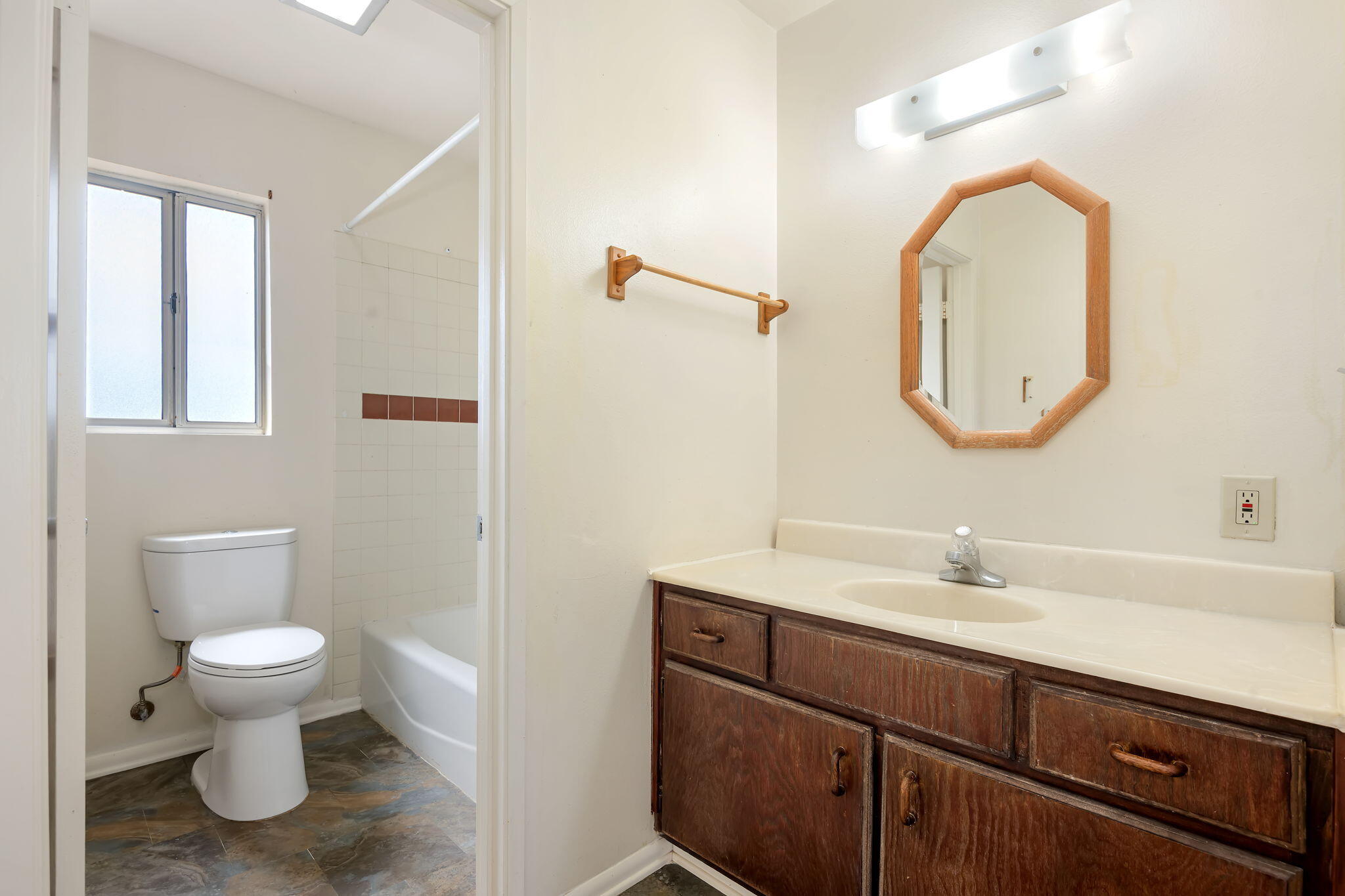 Santa Barbara, California 93109, United States, 5 Bedrooms Bedrooms, ,3 BathroomsBathrooms,Residential,Active,148384