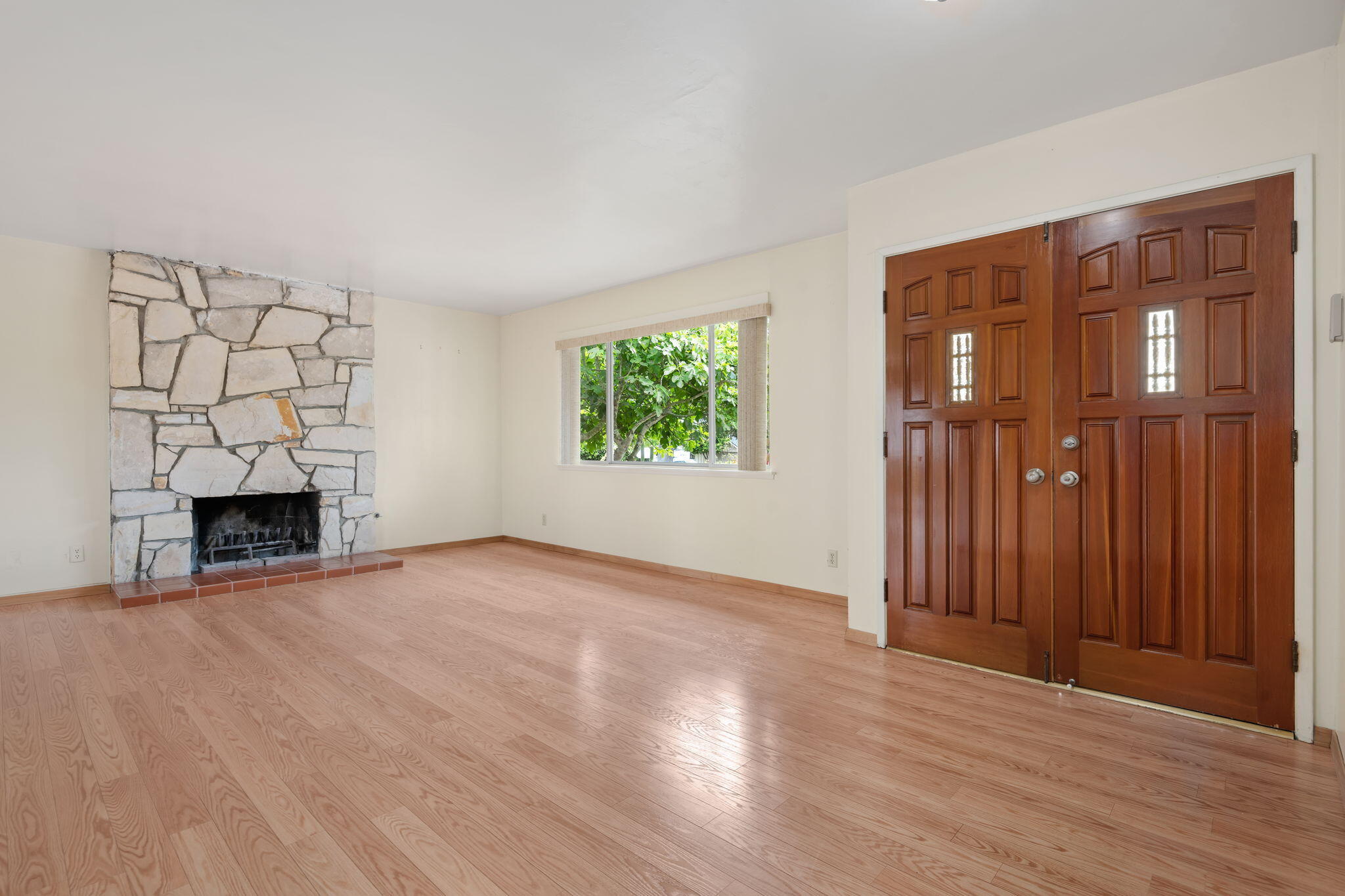 Santa Barbara, California 93109, United States, 5 Bedrooms Bedrooms, ,3 BathroomsBathrooms,Residential,Active,148384