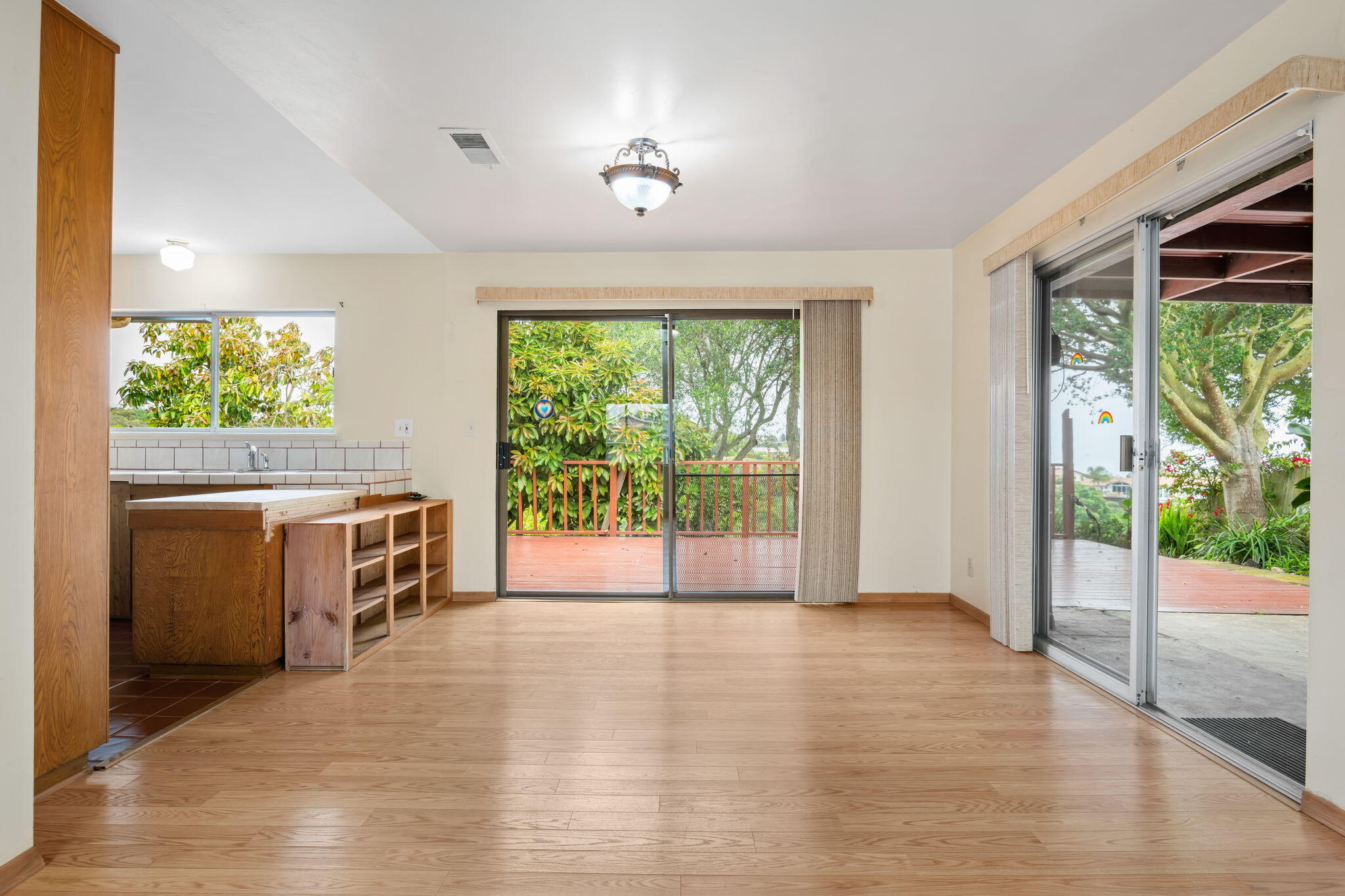 Santa Barbara, California 93109, United States, 5 Bedrooms Bedrooms, ,3 BathroomsBathrooms,Residential,Active,148384