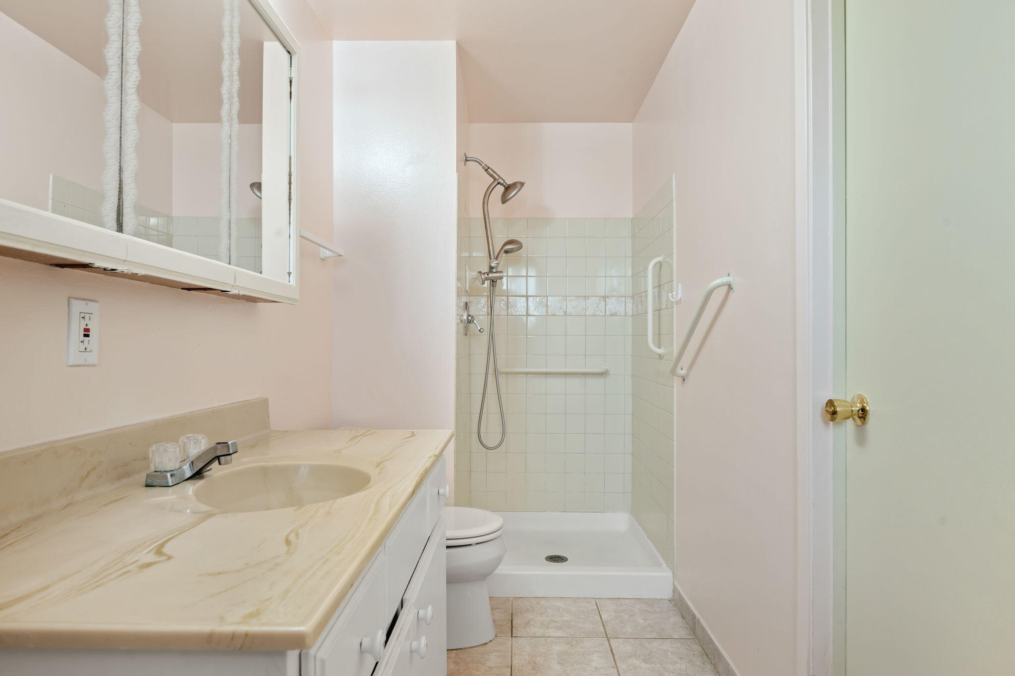 Santa Barbara, California 93109, United States, 5 Bedrooms Bedrooms, ,3 BathroomsBathrooms,Residential,Active,148384