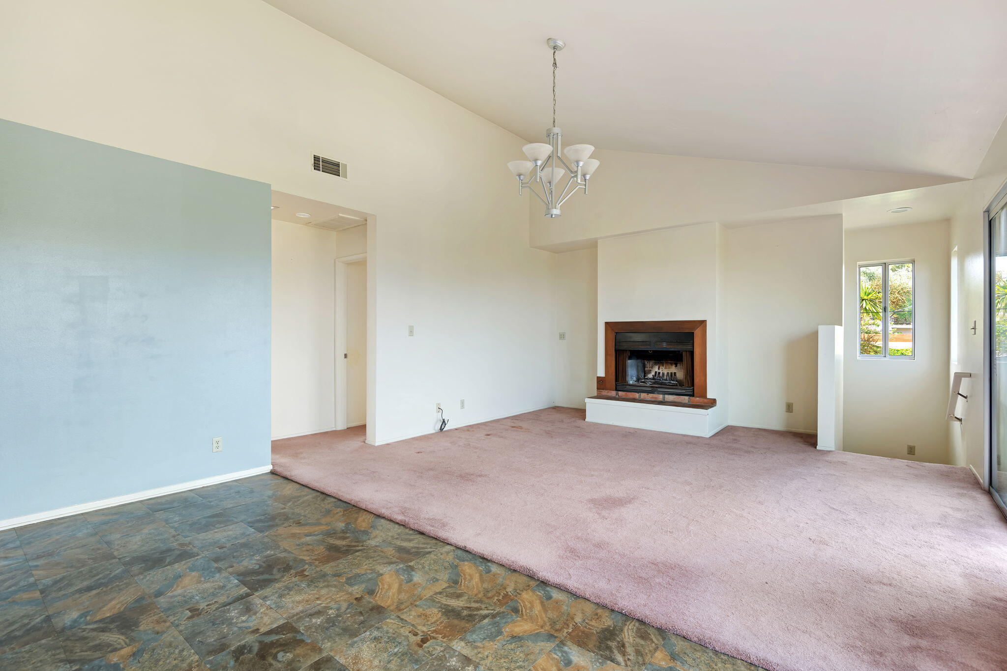 Santa Barbara, California 93109, United States, 5 Bedrooms Bedrooms, ,3 BathroomsBathrooms,Residential,Active,148384