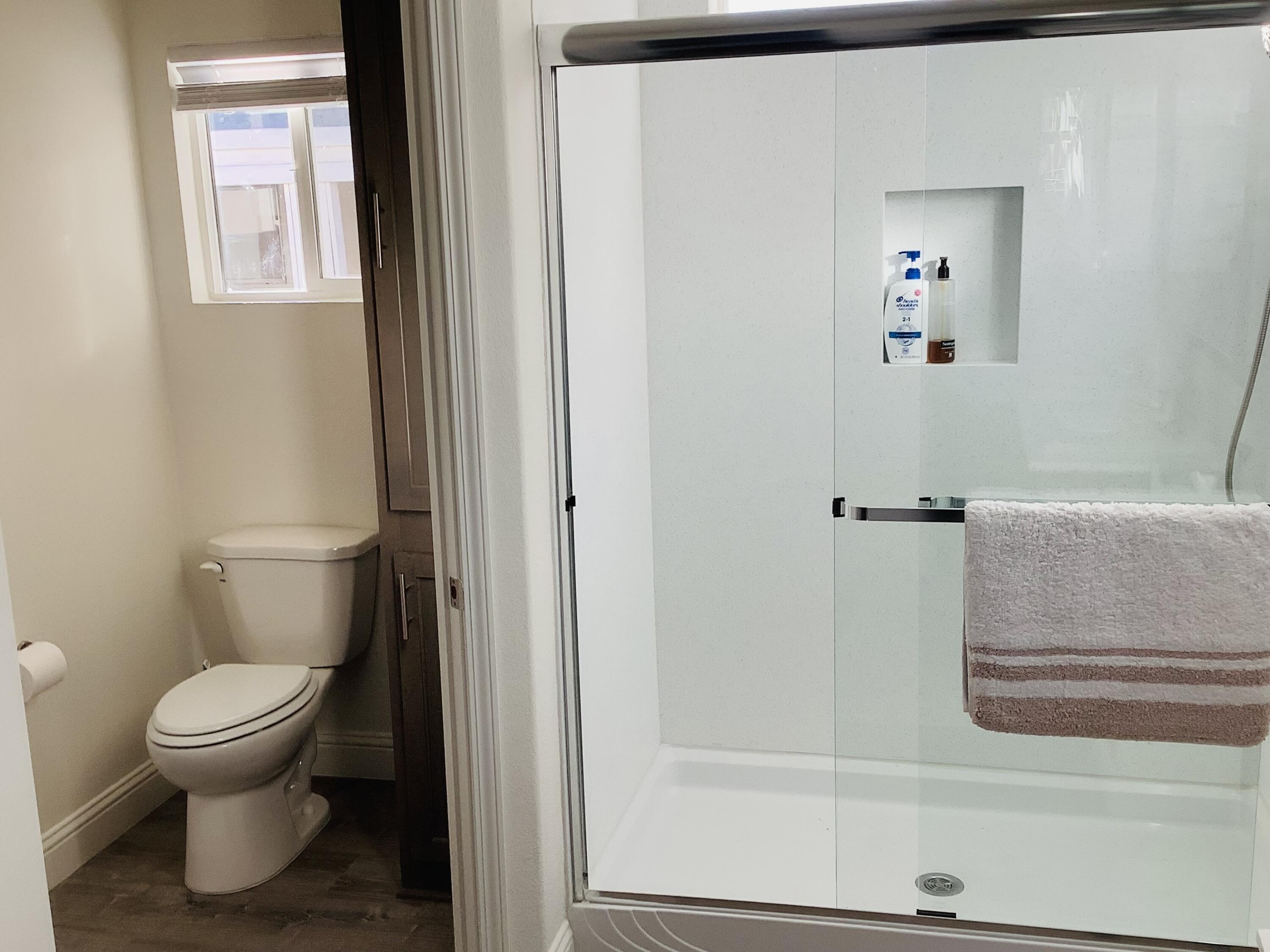 Solvang, California 93463, United States, 3 Bedrooms Bedrooms, ,2 BathroomsBathrooms,Residential,Pending,180379