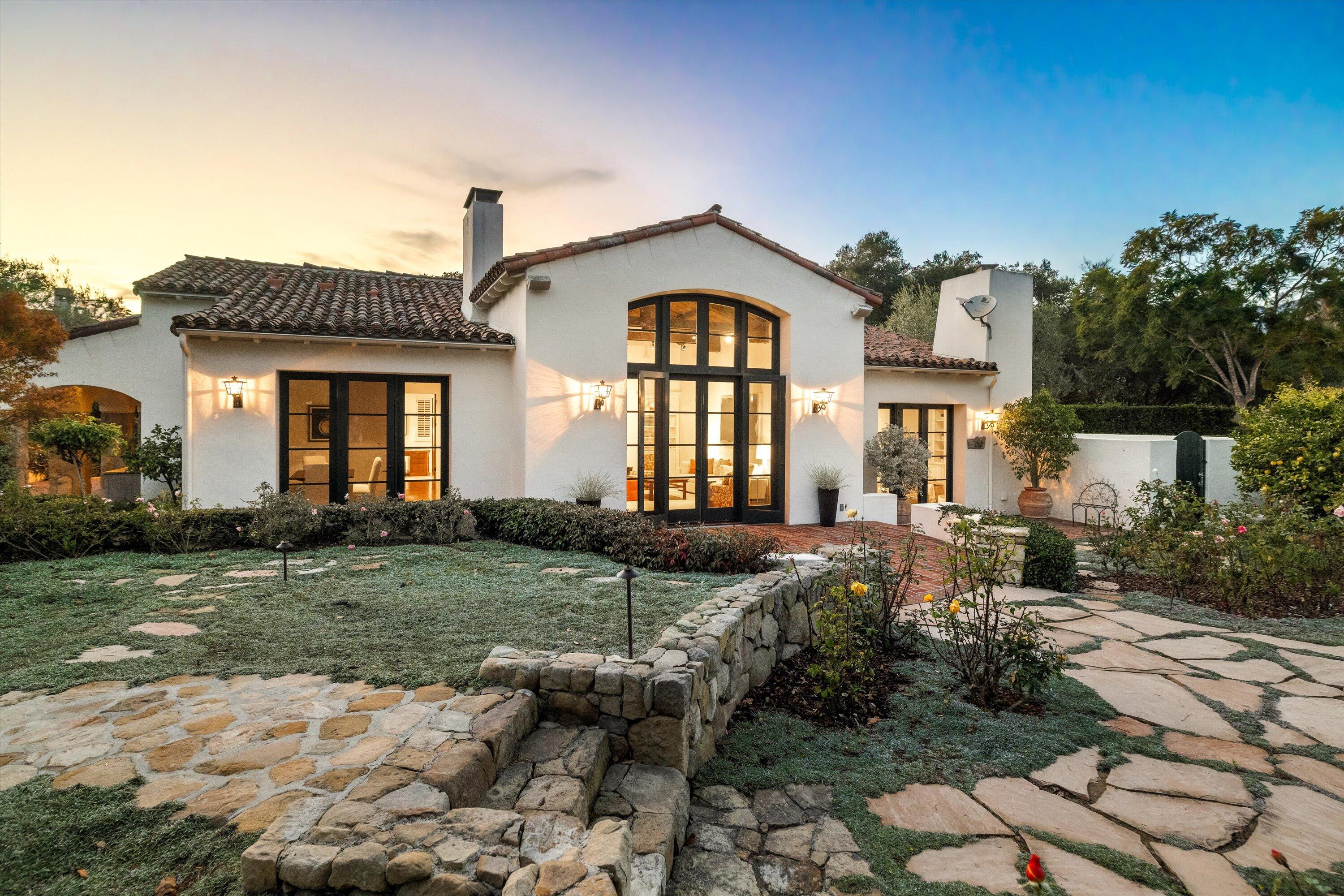 Santa Barbara, California 93108, United States, 2 Bedrooms Bedrooms, ,3 BathroomsBathrooms,Residential,Active,155317