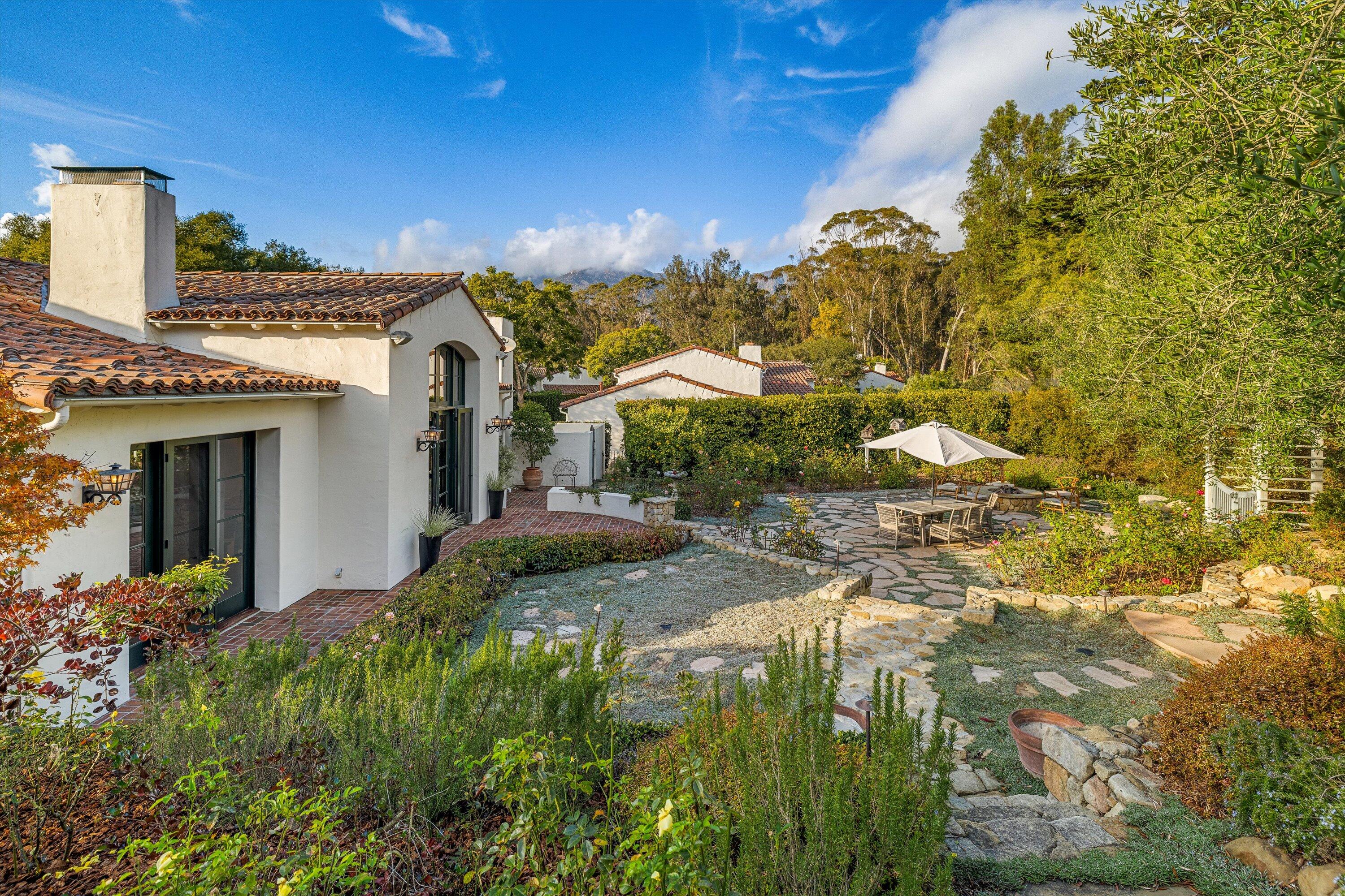 Santa Barbara, California 93108, United States, 2 Bedrooms Bedrooms, ,3 BathroomsBathrooms,Residential,Active,155317