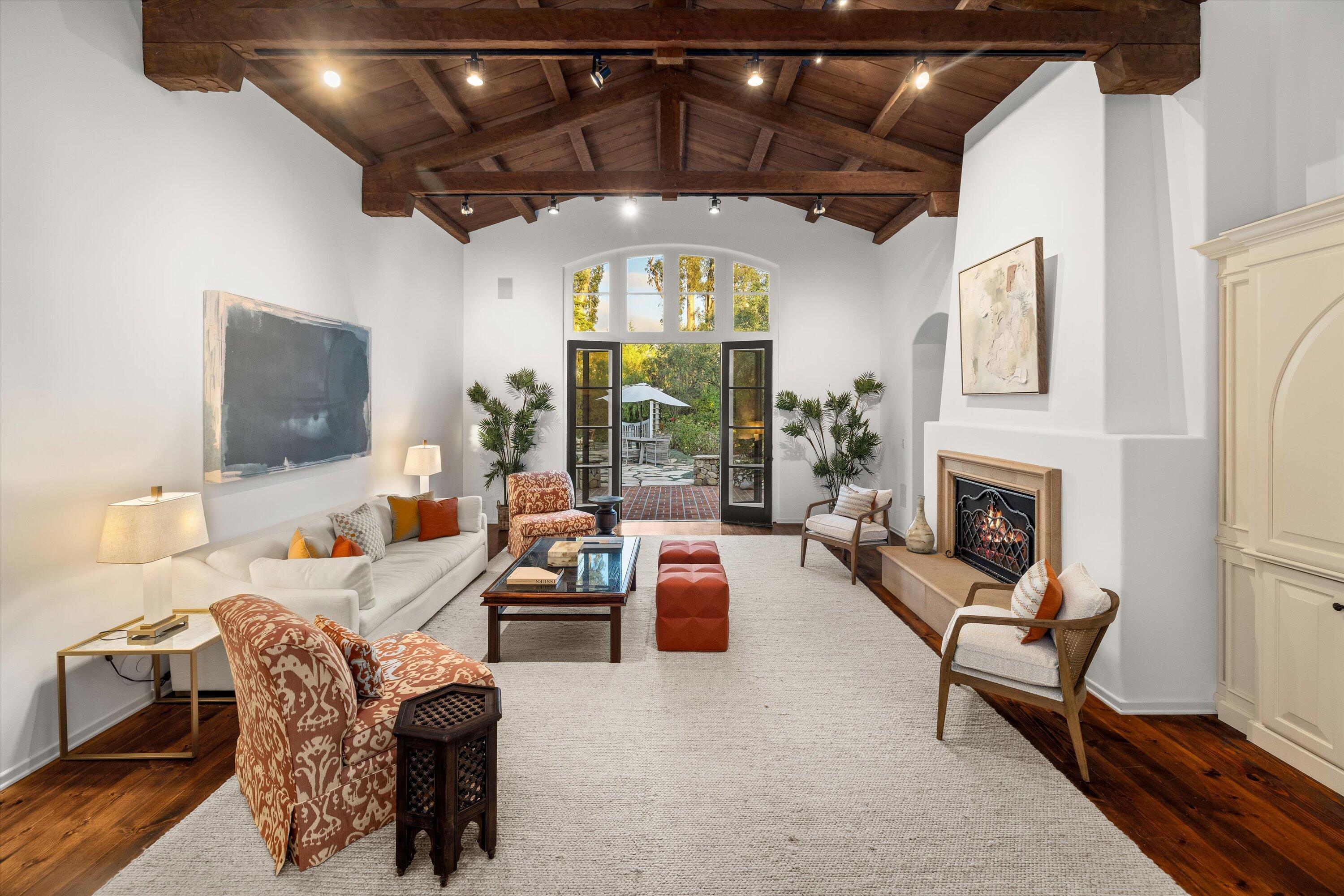 Santa Barbara, California 93108, United States, 2 Bedrooms Bedrooms, ,3 BathroomsBathrooms,Residential,Active,155317