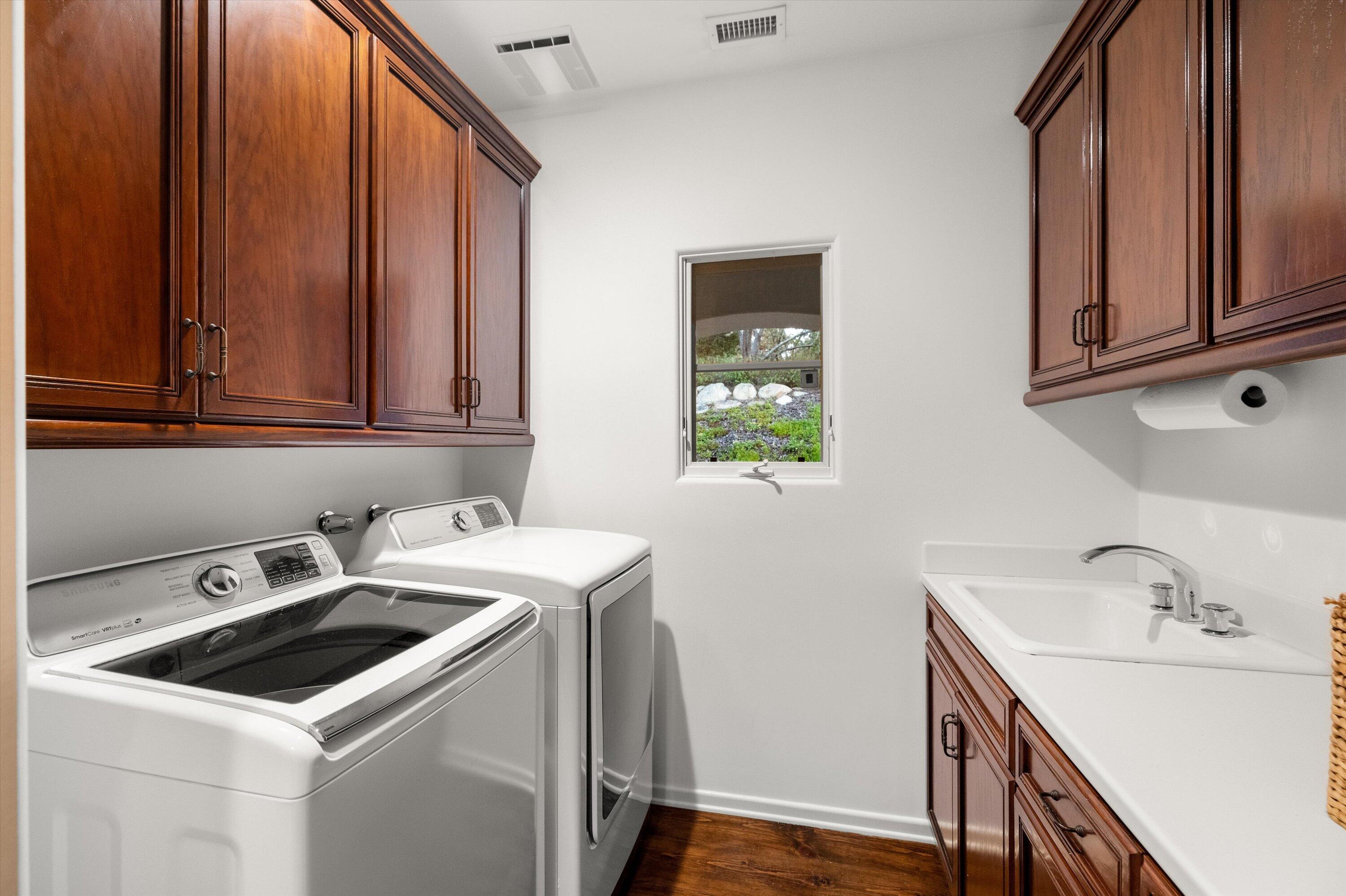 Santa Barbara, California 93108, United States, 2 Bedrooms Bedrooms, ,3 BathroomsBathrooms,Residential,Active,155317