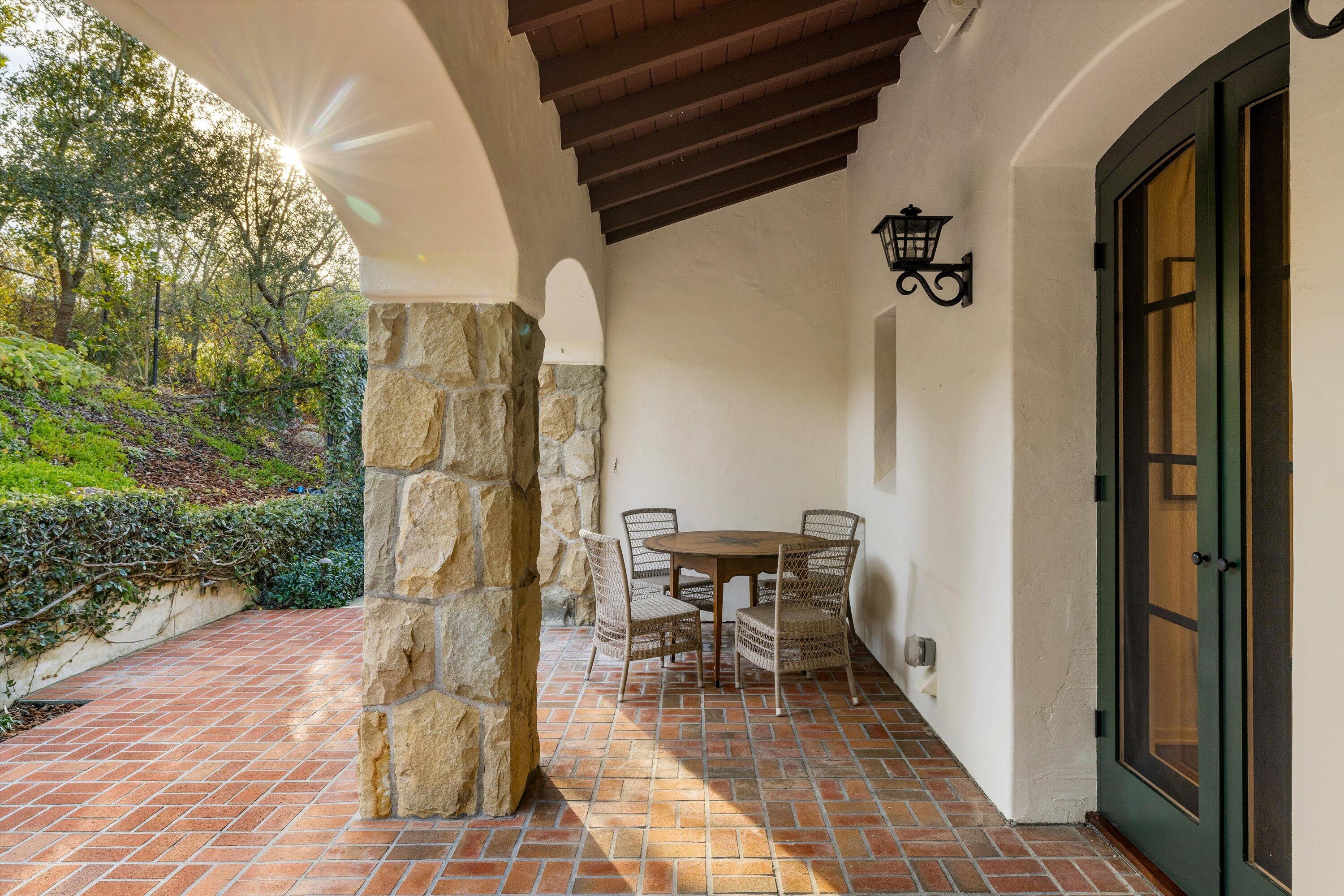 Santa Barbara, California 93108, United States, 2 Bedrooms Bedrooms, ,3 BathroomsBathrooms,Residential,Active,155317