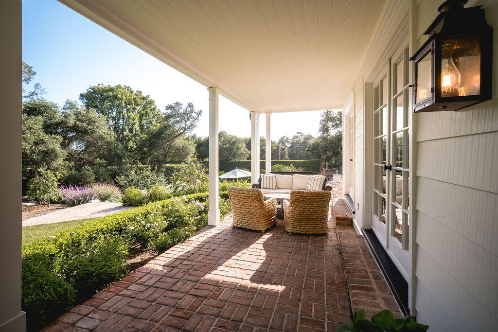 Santa Barbara, California 93105, United States, 5 Bedrooms Bedrooms, ,4 BathroomsBathrooms,Residential,Active,153908