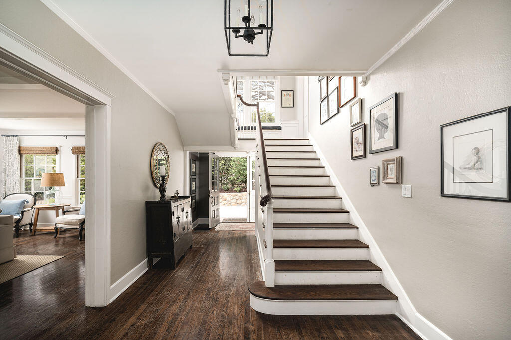 Santa Barbara, California 93105, United States, 5 Bedrooms Bedrooms, ,4 BathroomsBathrooms,Residential,Active,153908