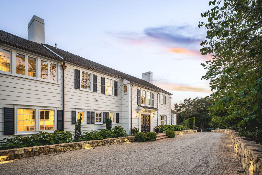 Santa Barbara, California 93105, United States, 5 Bedrooms Bedrooms, ,4 BathroomsBathrooms,Residential,Active,153908