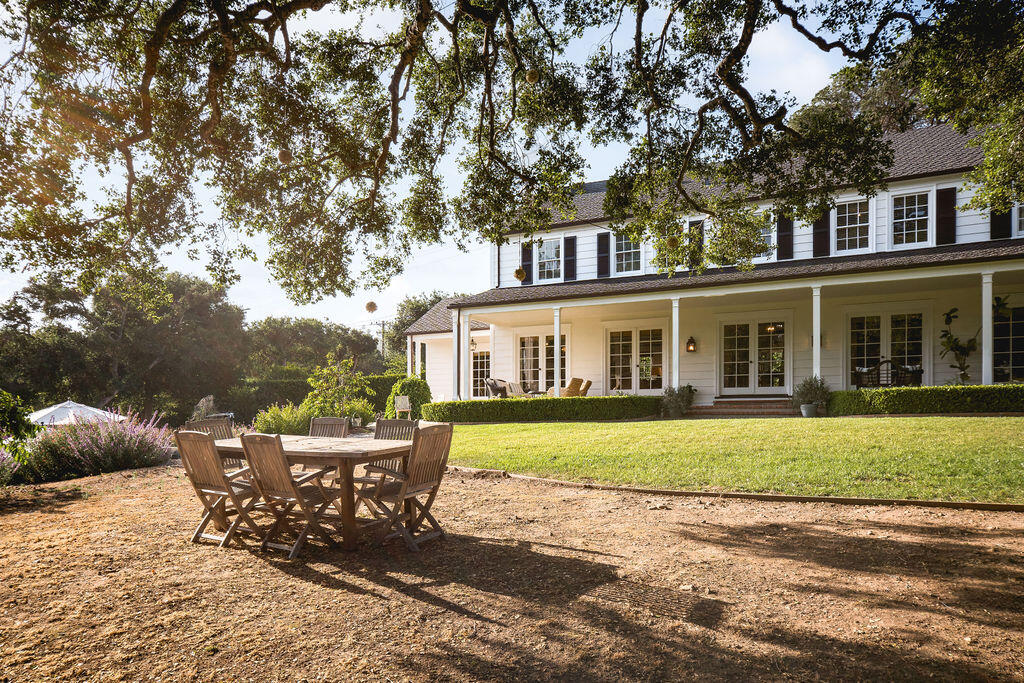 Santa Barbara, California 93105, United States, 5 Bedrooms Bedrooms, ,4 BathroomsBathrooms,Residential,Active,153908