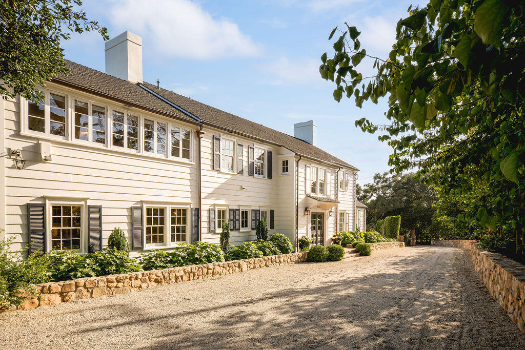 Santa Barbara, California 93105, United States, 5 Bedrooms Bedrooms, ,4 BathroomsBathrooms,Residential,Active,153908