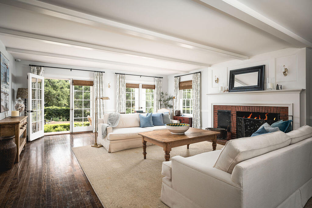 Santa Barbara, California 93105, United States, 5 Bedrooms Bedrooms, ,4 BathroomsBathrooms,Residential,Active,153908