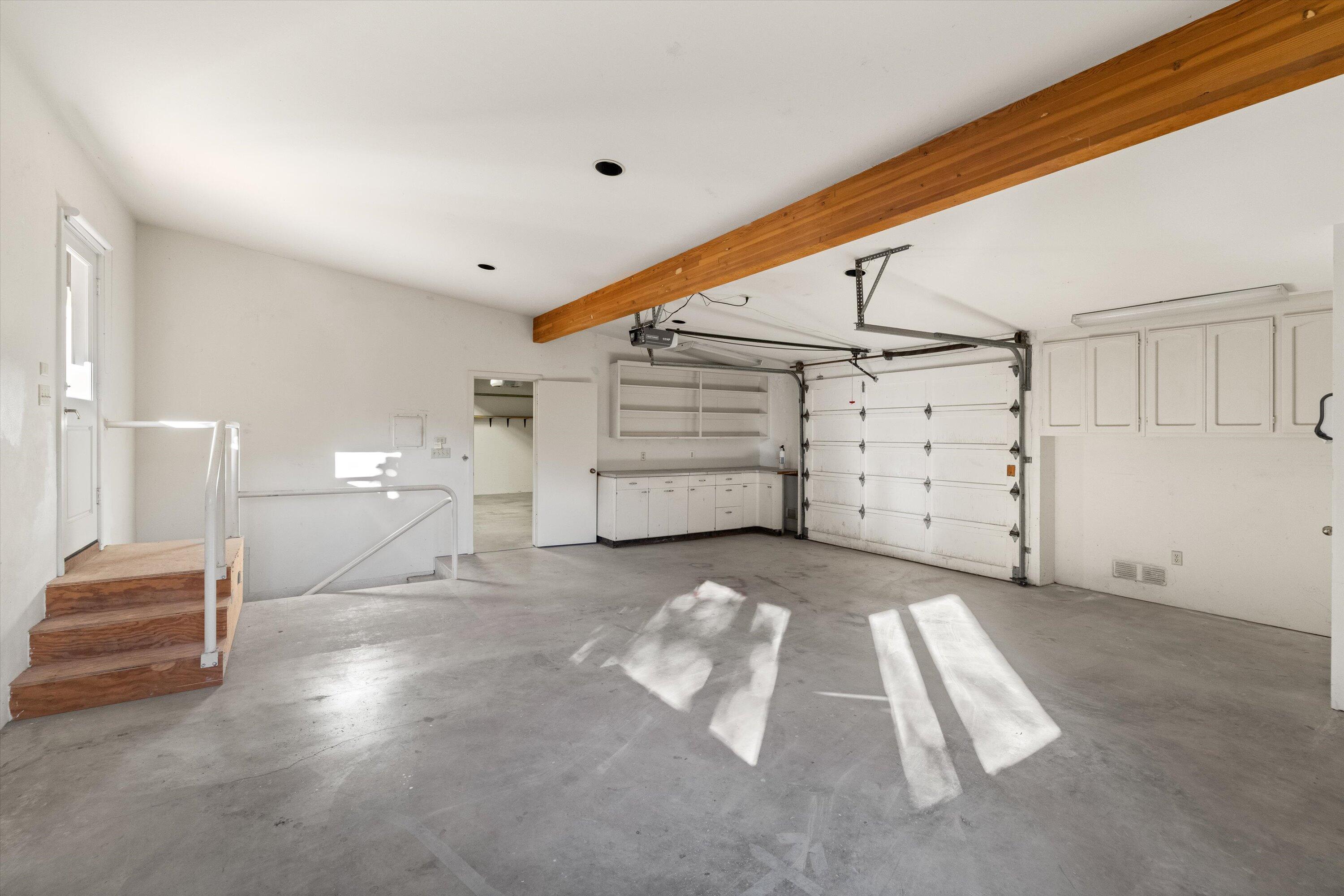 Santa Barbara, California 93103, United States, 4 Bedrooms Bedrooms, ,4 BathroomsBathrooms,Residential,Active,130649