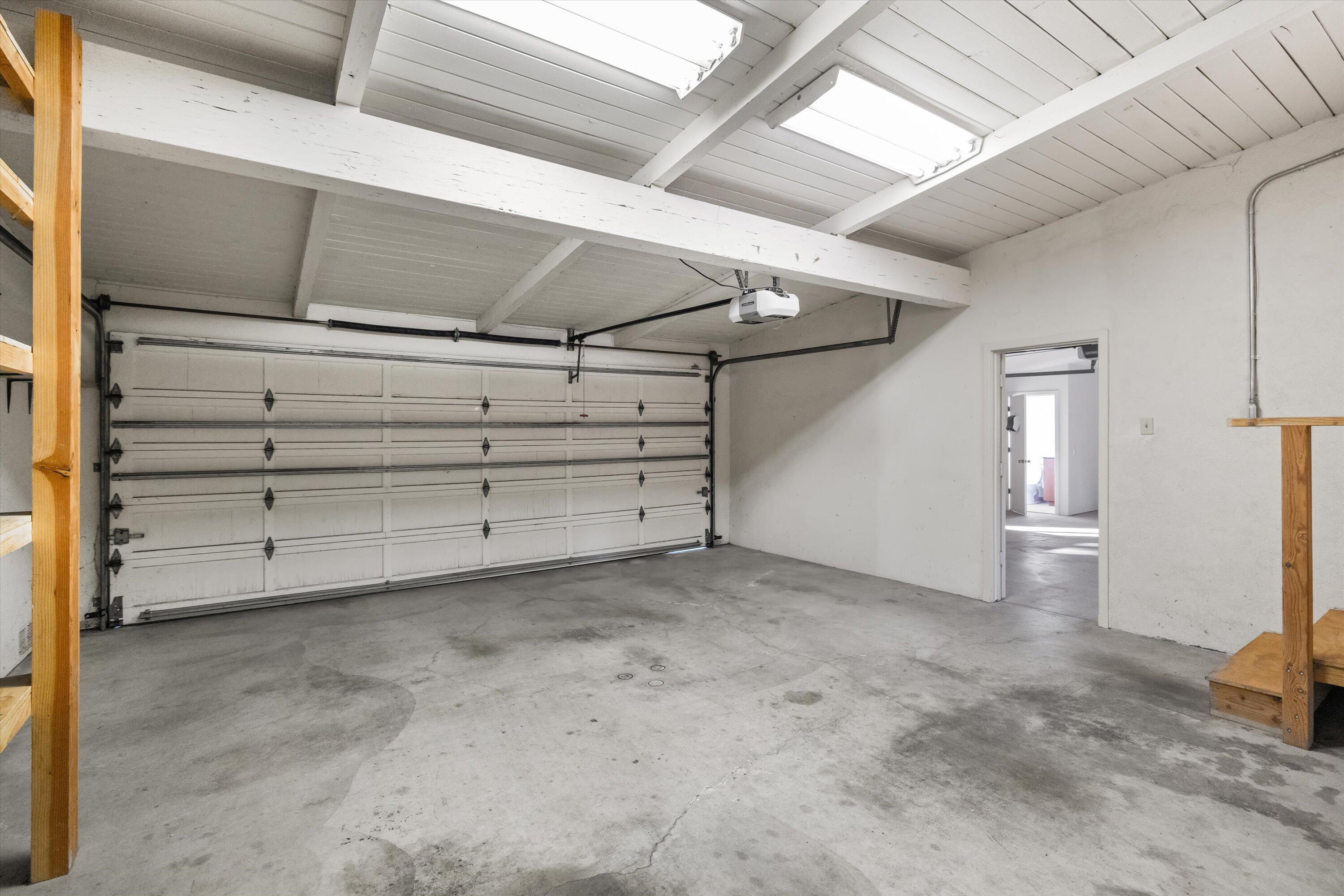 Santa Barbara, California 93103, United States, 4 Bedrooms Bedrooms, ,4 BathroomsBathrooms,Residential,Active,130649