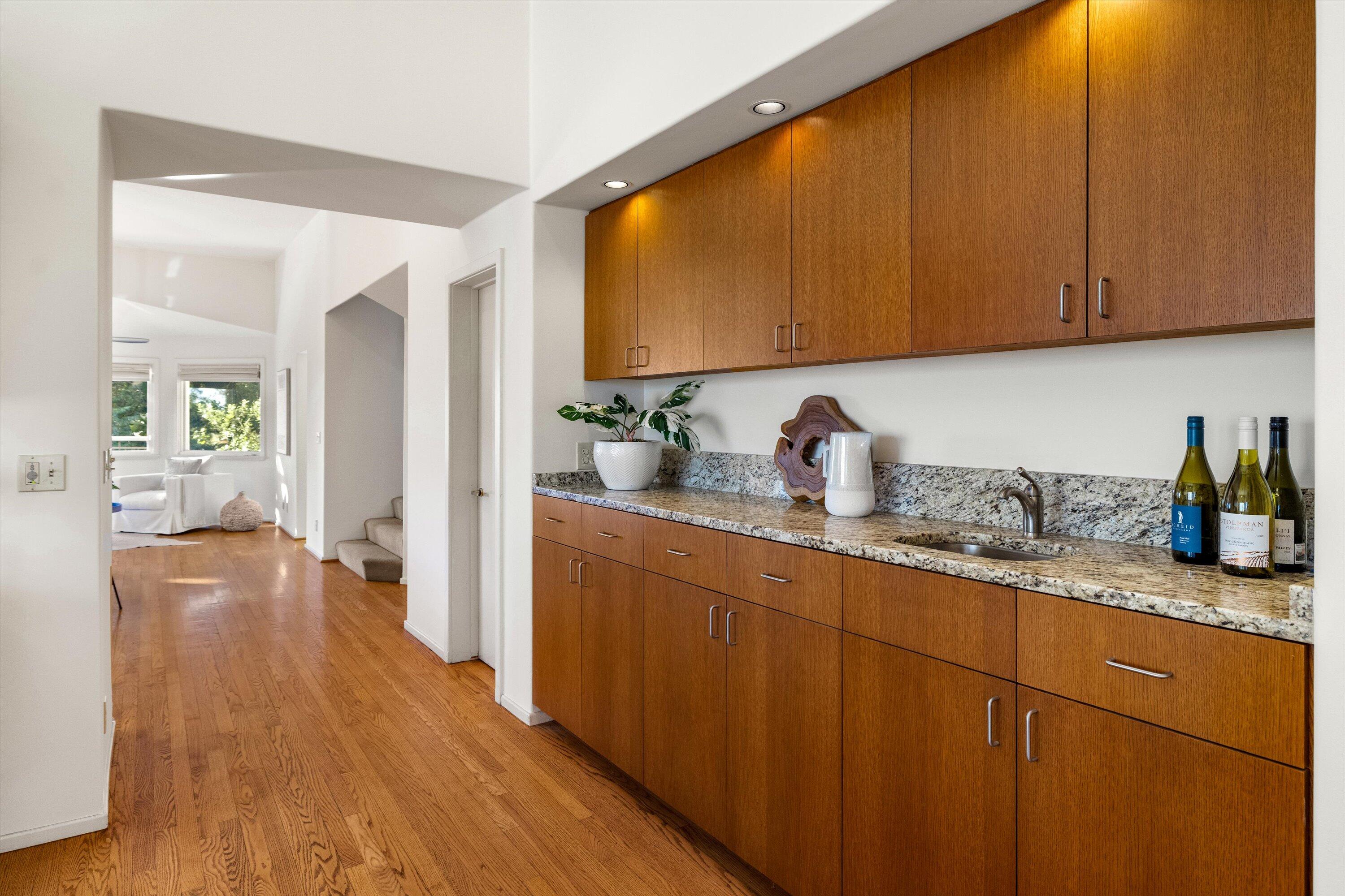 Santa Barbara, California 93103, United States, 4 Bedrooms Bedrooms, ,4 BathroomsBathrooms,Residential,Active,130649