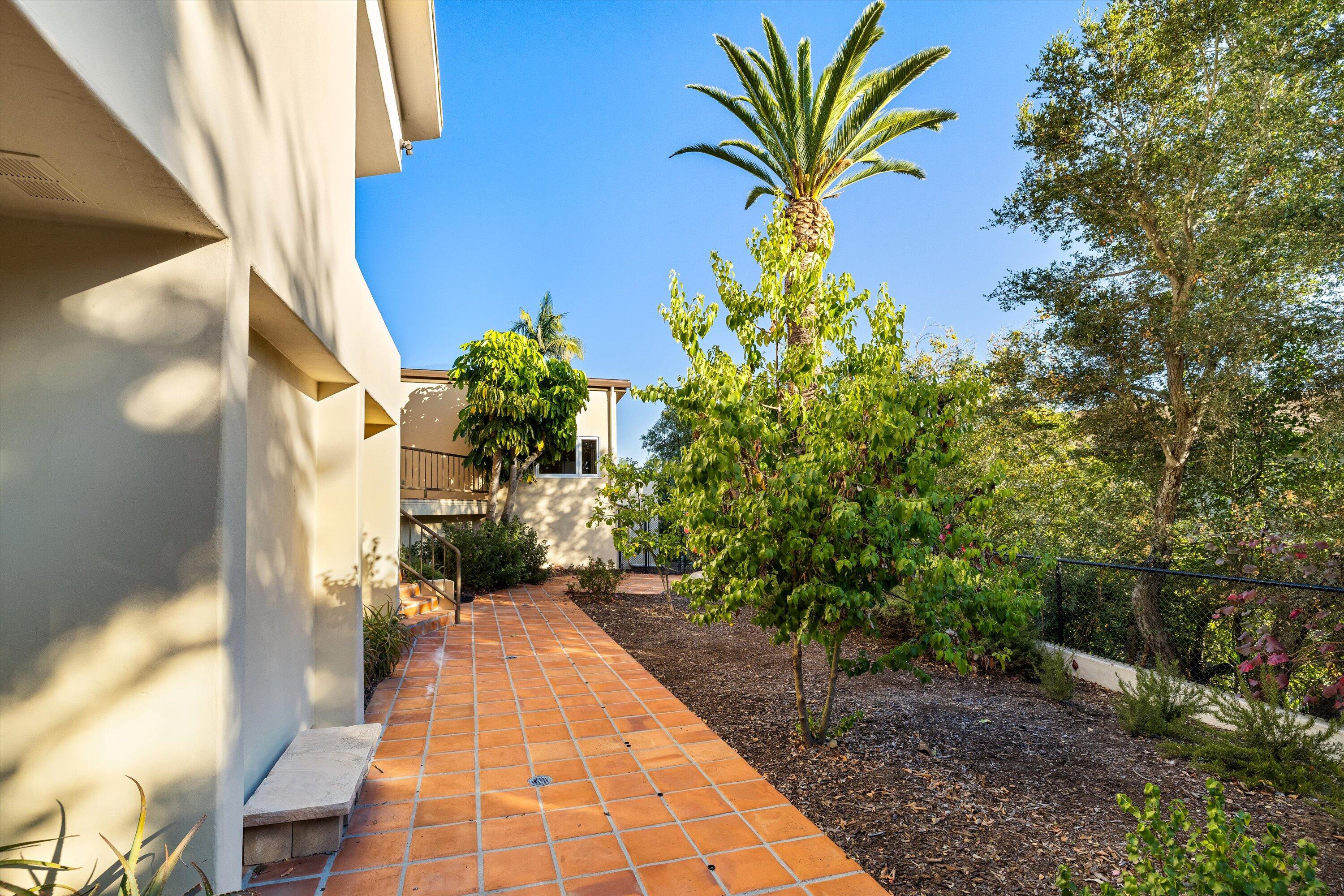 Santa Barbara, California 93103, United States, 4 Bedrooms Bedrooms, ,4 BathroomsBathrooms,Residential,Active,130649