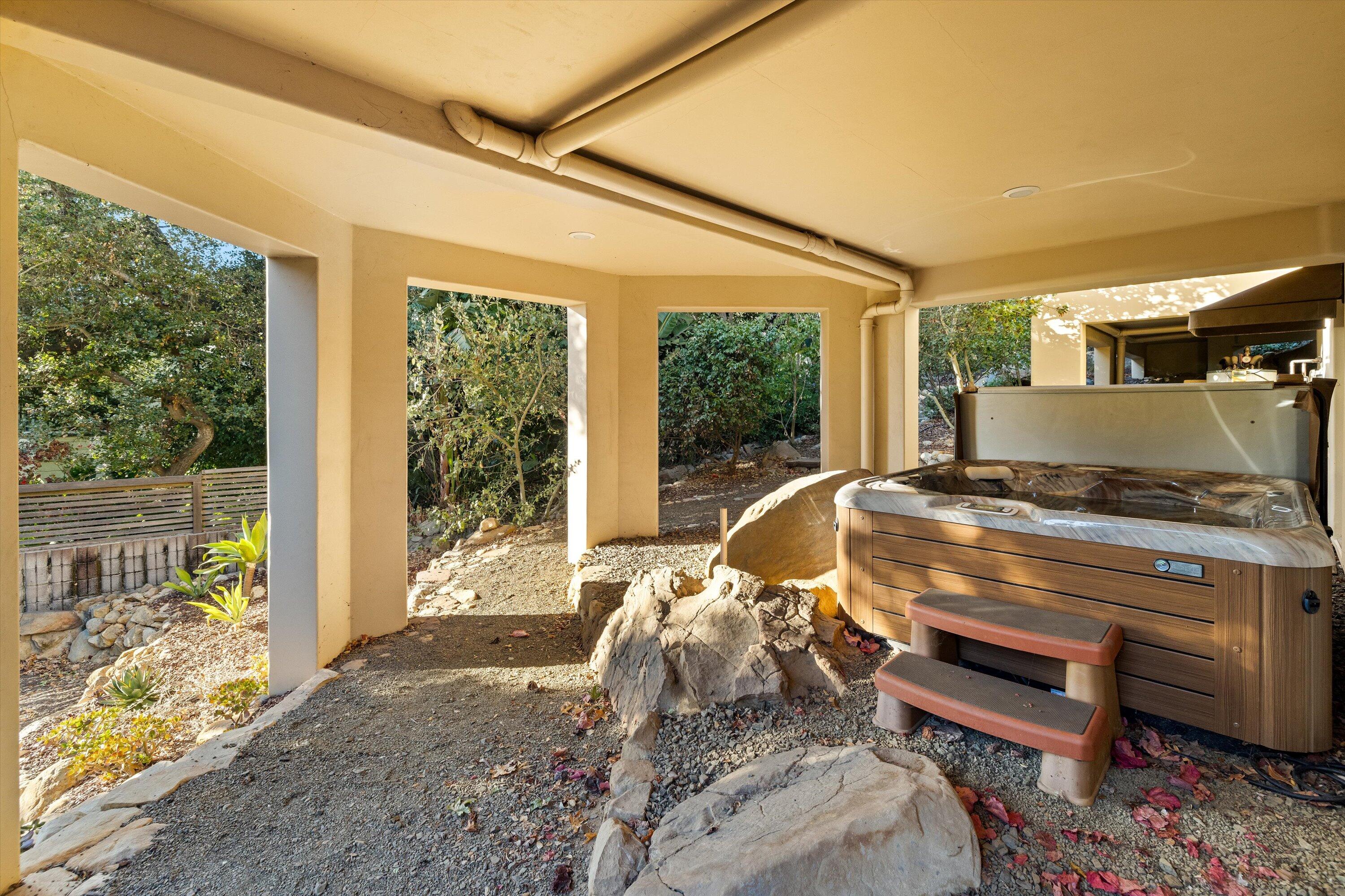 Santa Barbara, California 93103, United States, 4 Bedrooms Bedrooms, ,4 BathroomsBathrooms,Residential,Active,130649