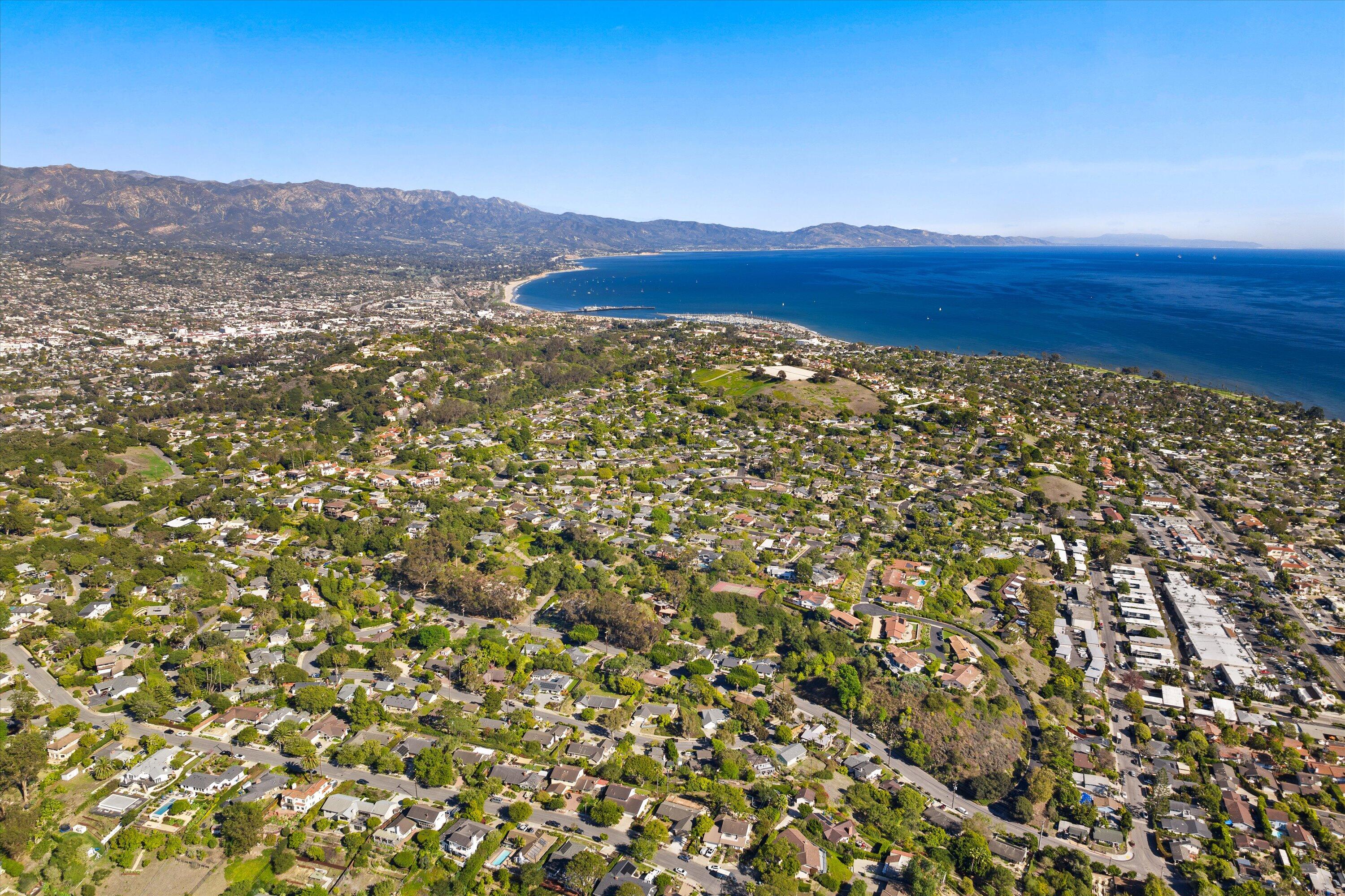 Santa Barbara, California 93109, United States, 5 Bedrooms Bedrooms, ,2 BathroomsBathrooms,Residential,Pending,77096