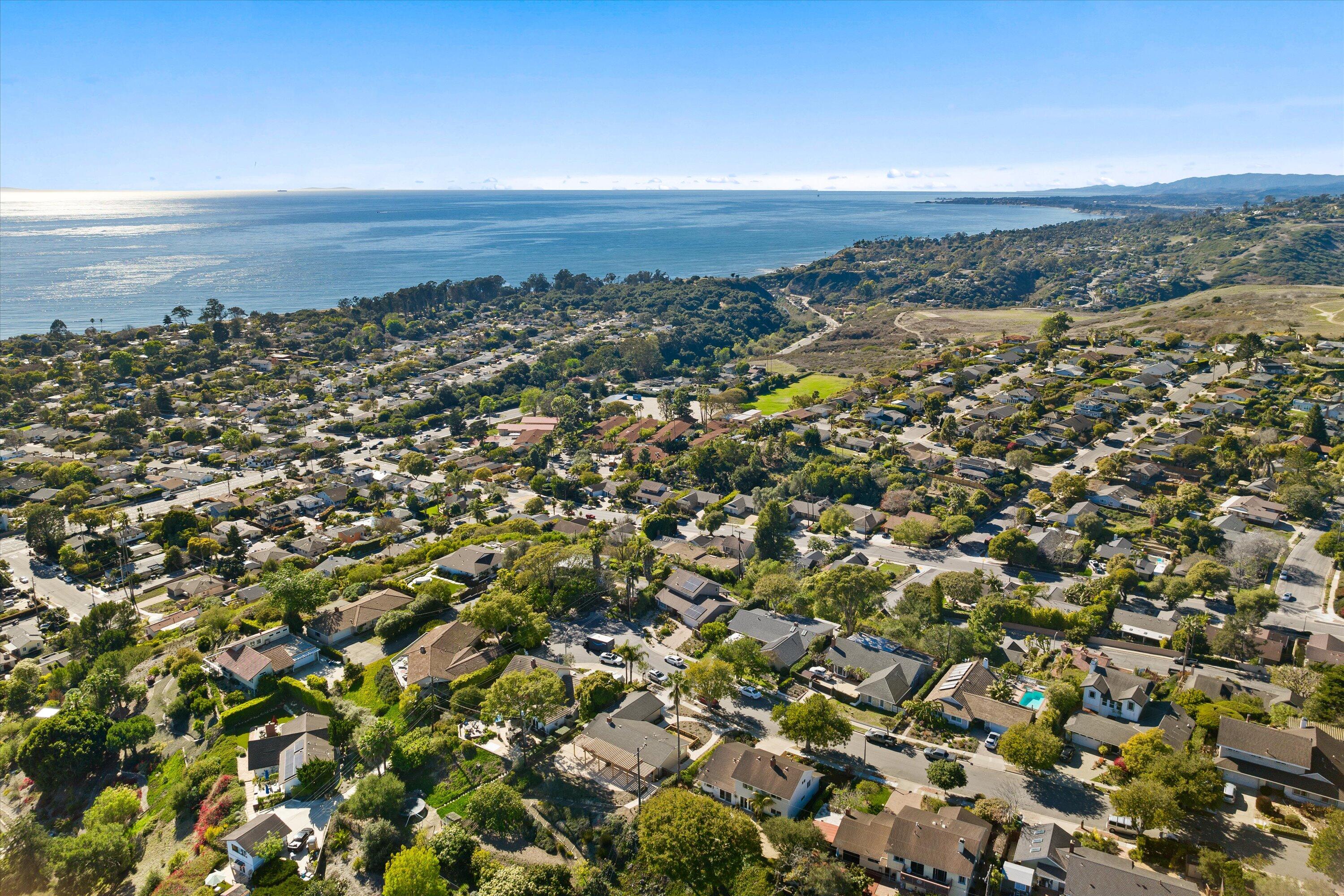 Santa Barbara, California 93109, United States, 5 Bedrooms Bedrooms, ,2 BathroomsBathrooms,Residential,Pending,77096