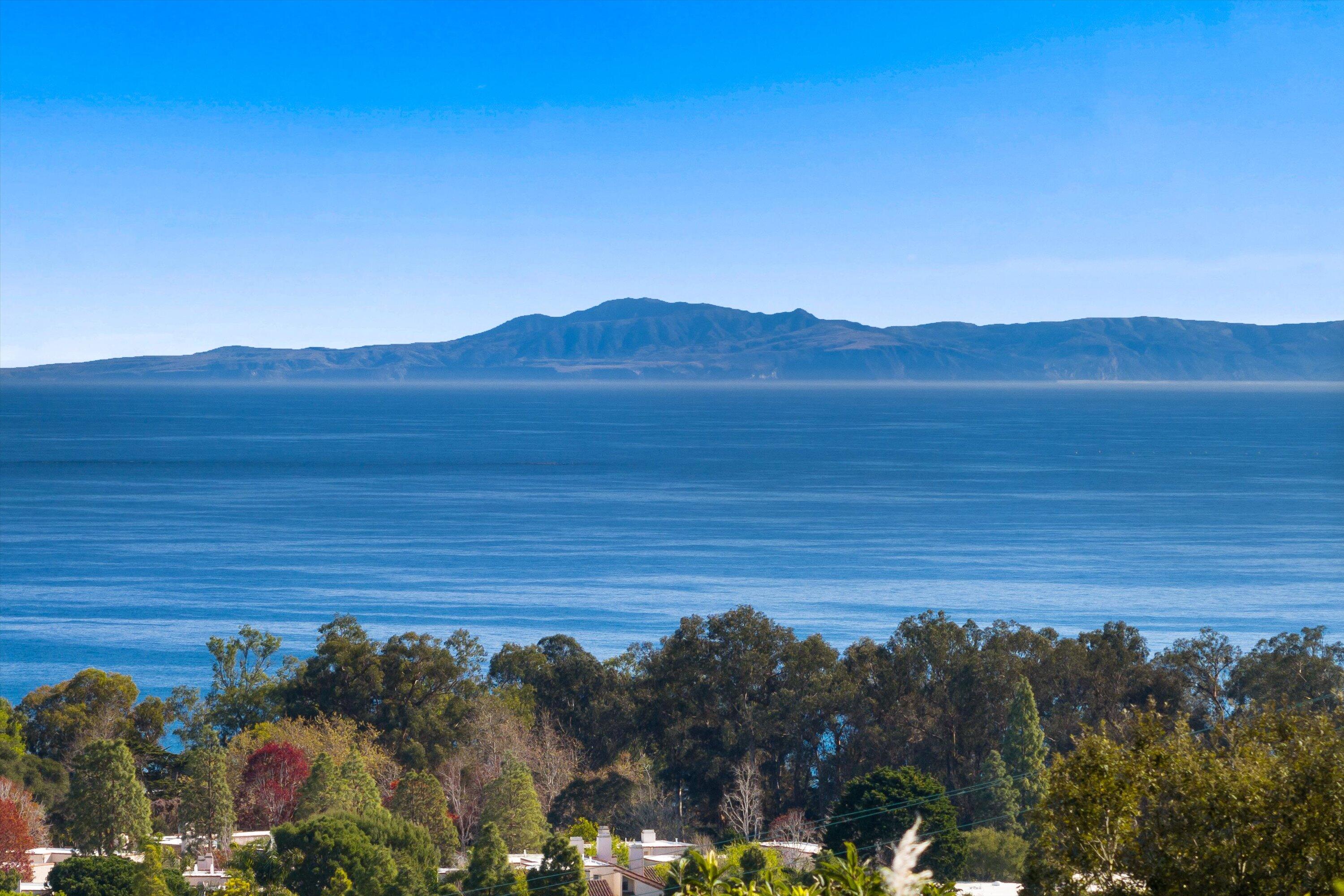 Santa Barbara, California 93109, United States, 5 Bedrooms Bedrooms, ,2 BathroomsBathrooms,Residential,Pending,77096