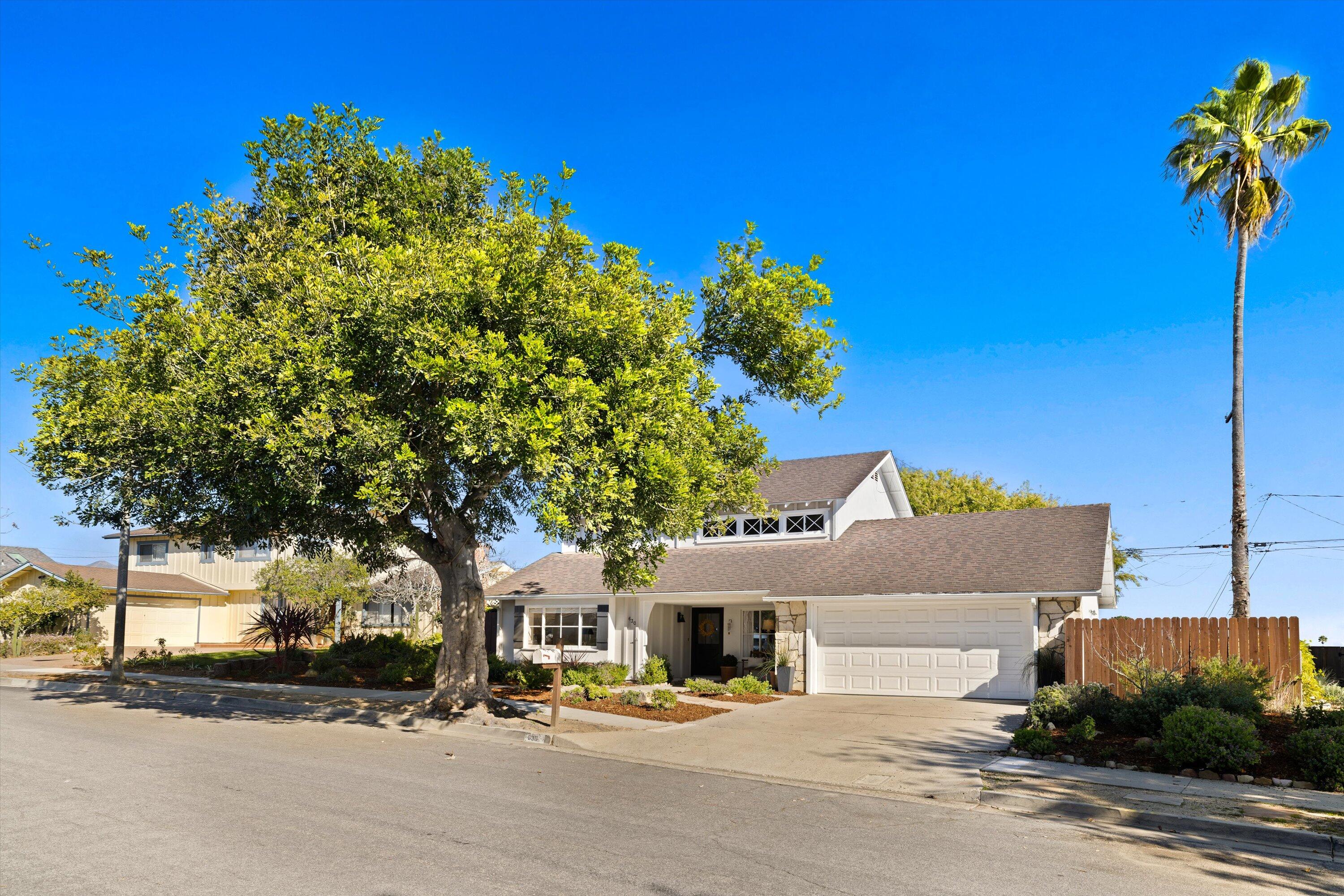 Santa Barbara, California 93109, United States, 5 Bedrooms Bedrooms, ,2 BathroomsBathrooms,Residential,Pending,77096