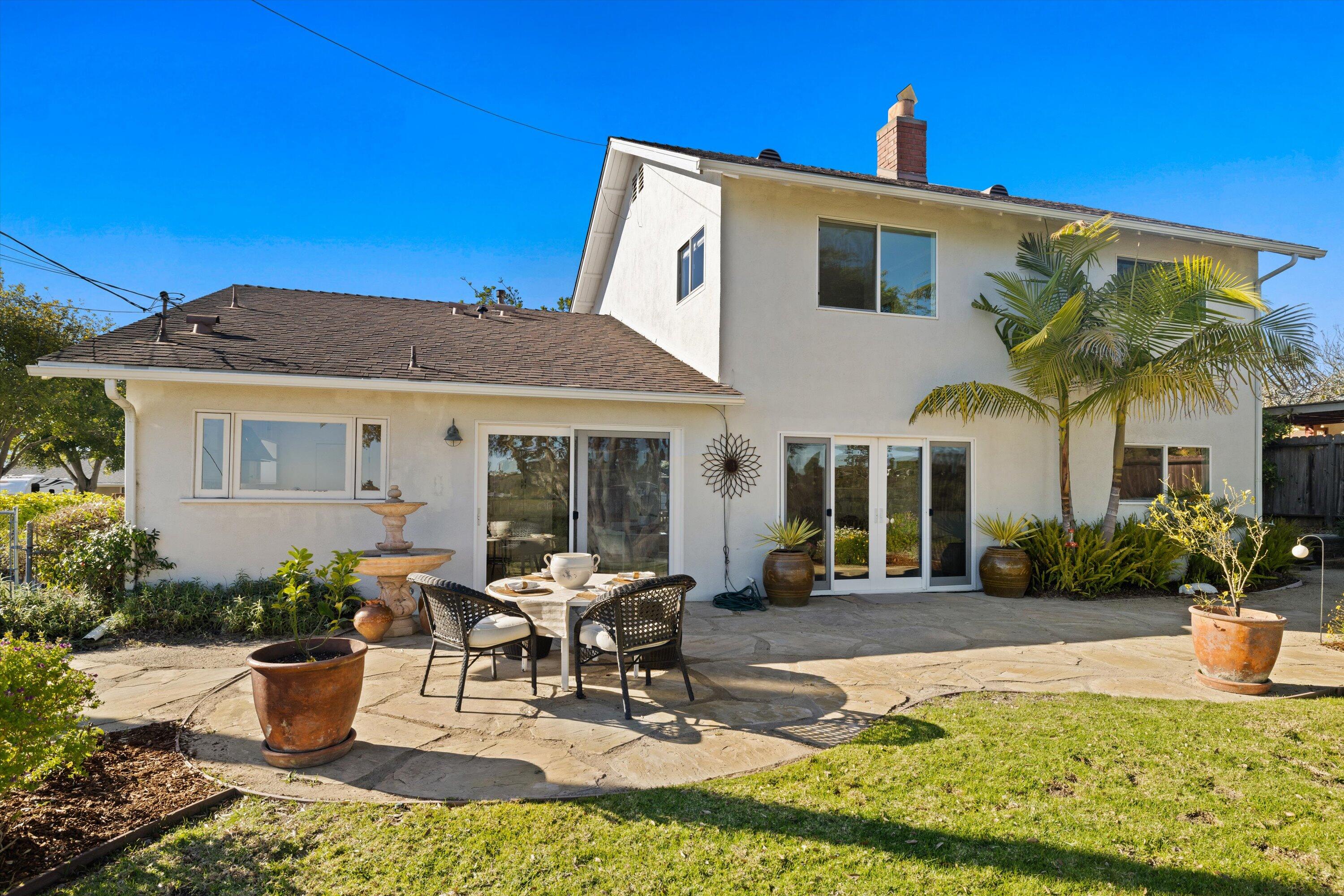 Santa Barbara, California 93109, United States, 5 Bedrooms Bedrooms, ,2 BathroomsBathrooms,Residential,Pending,77096