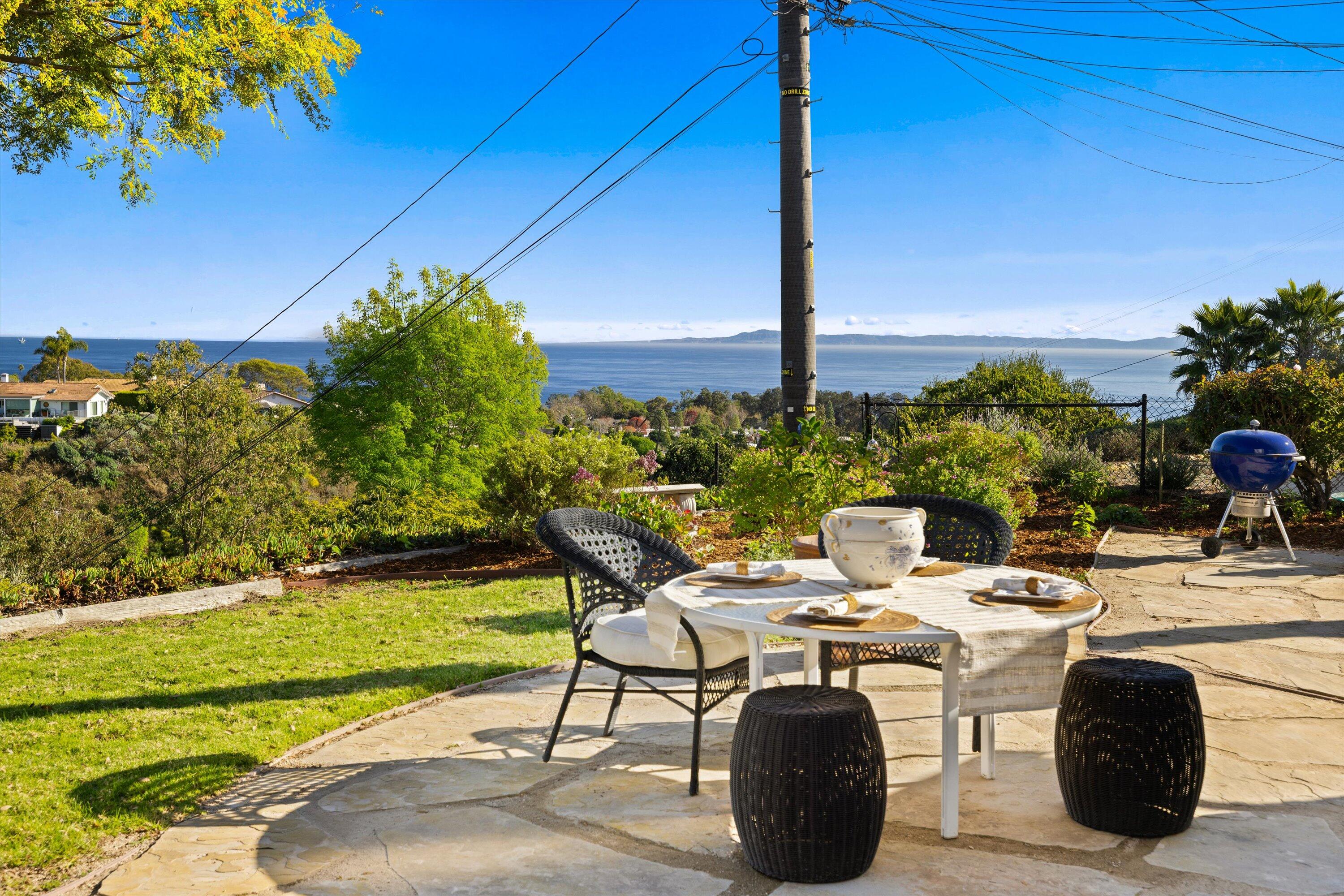 Santa Barbara, California 93109, United States, 5 Bedrooms Bedrooms, ,2 BathroomsBathrooms,Residential,Pending,77096