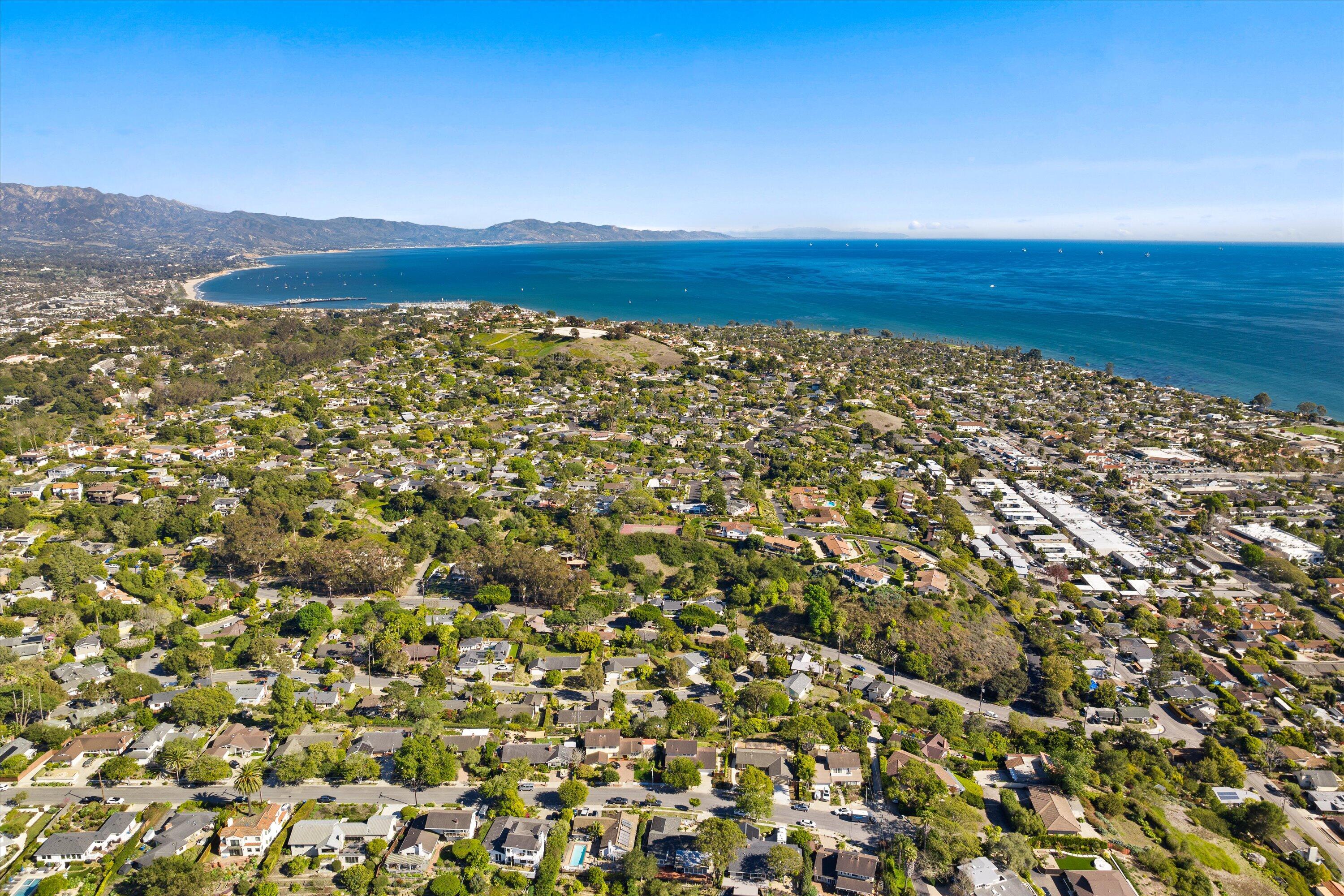 Santa Barbara, California 93109, United States, 5 Bedrooms Bedrooms, ,2 BathroomsBathrooms,Residential,Pending,77096