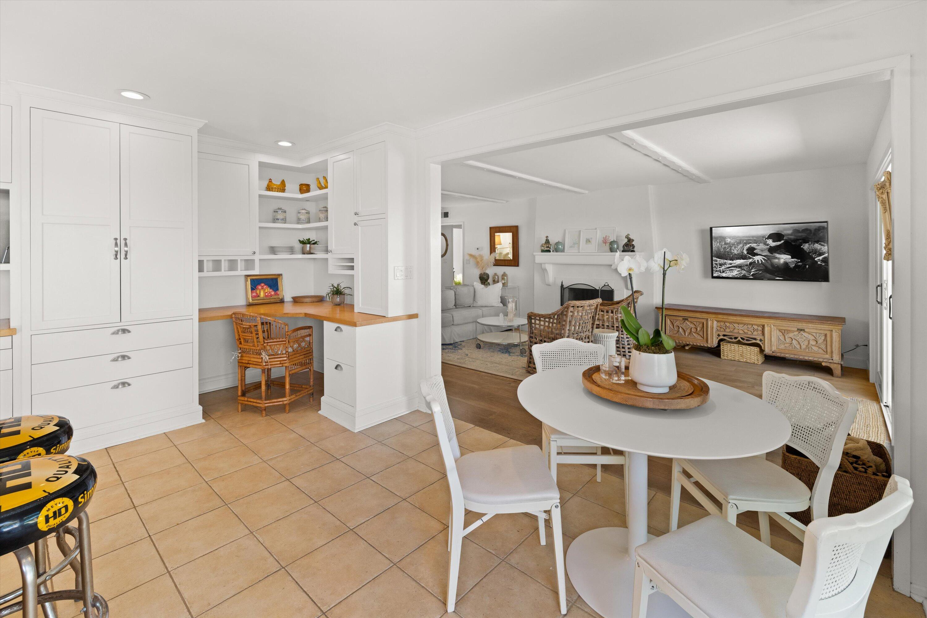 Santa Barbara, California 93109, United States, 5 Bedrooms Bedrooms, ,2 BathroomsBathrooms,Residential,Pending,77096