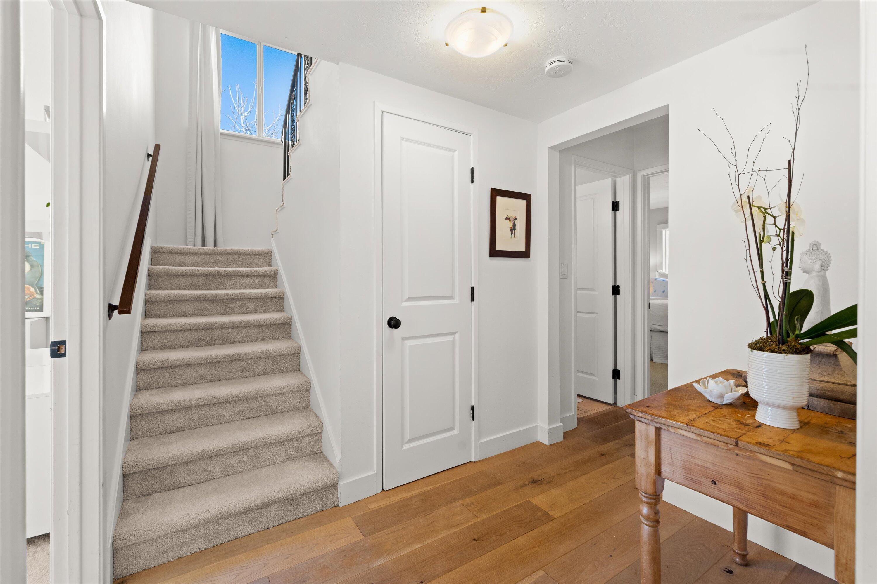 Santa Barbara, California 93109, United States, 5 Bedrooms Bedrooms, ,2 BathroomsBathrooms,Residential,Pending,77096