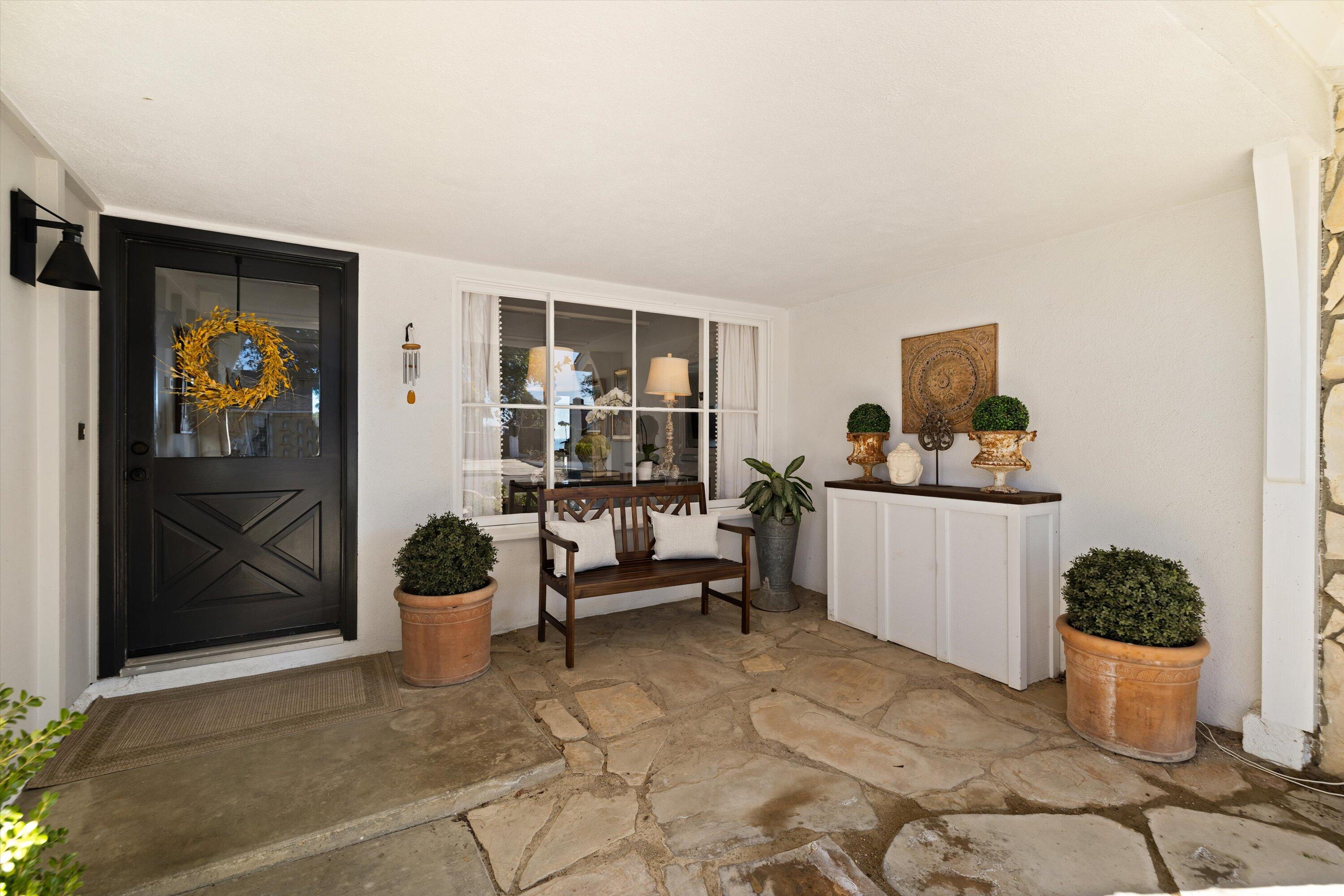 Santa Barbara, California 93109, United States, 5 Bedrooms Bedrooms, ,2 BathroomsBathrooms,Residential,Pending,77096