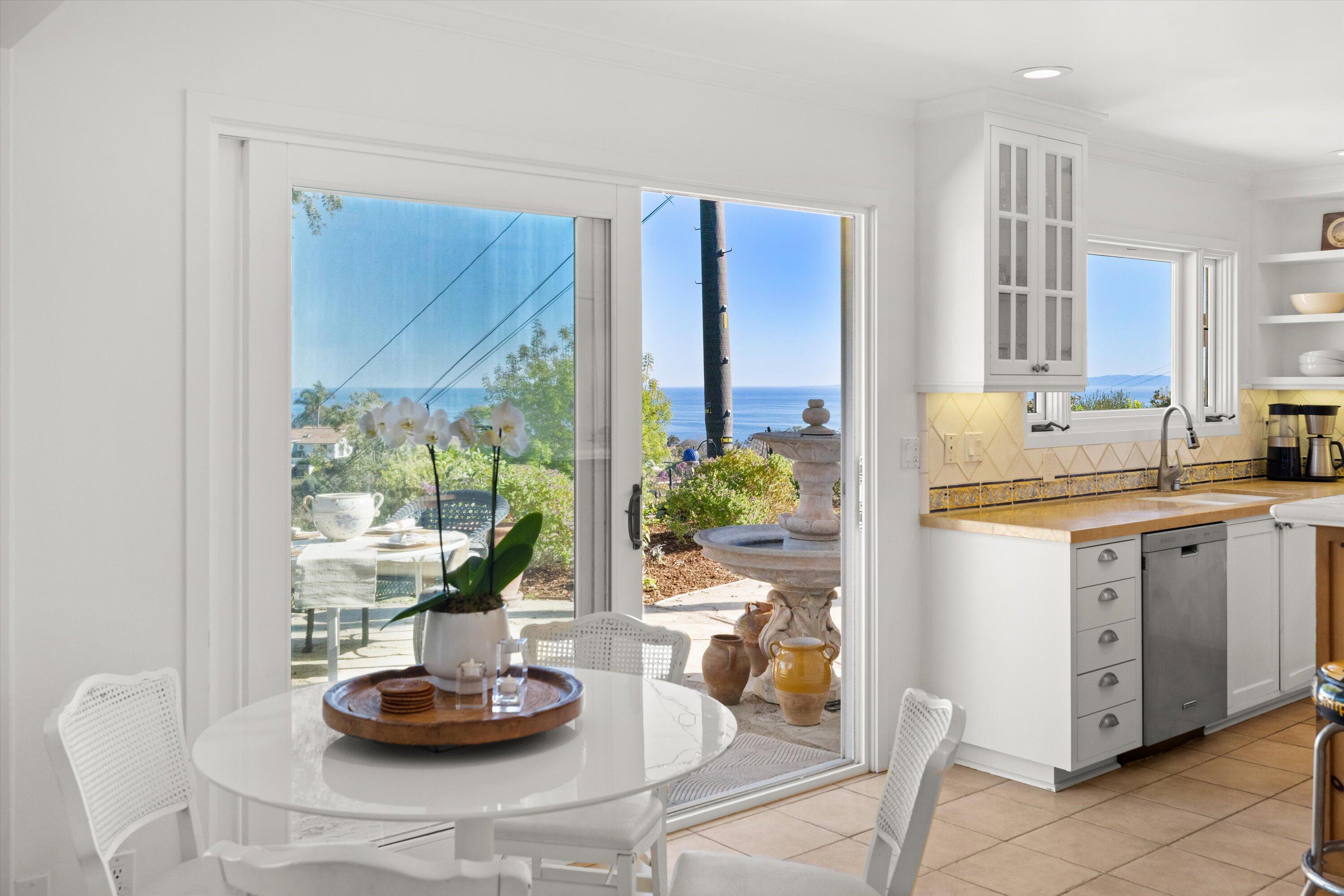 Santa Barbara, California 93109, United States, 5 Bedrooms Bedrooms, ,2 BathroomsBathrooms,Residential,Pending,77096