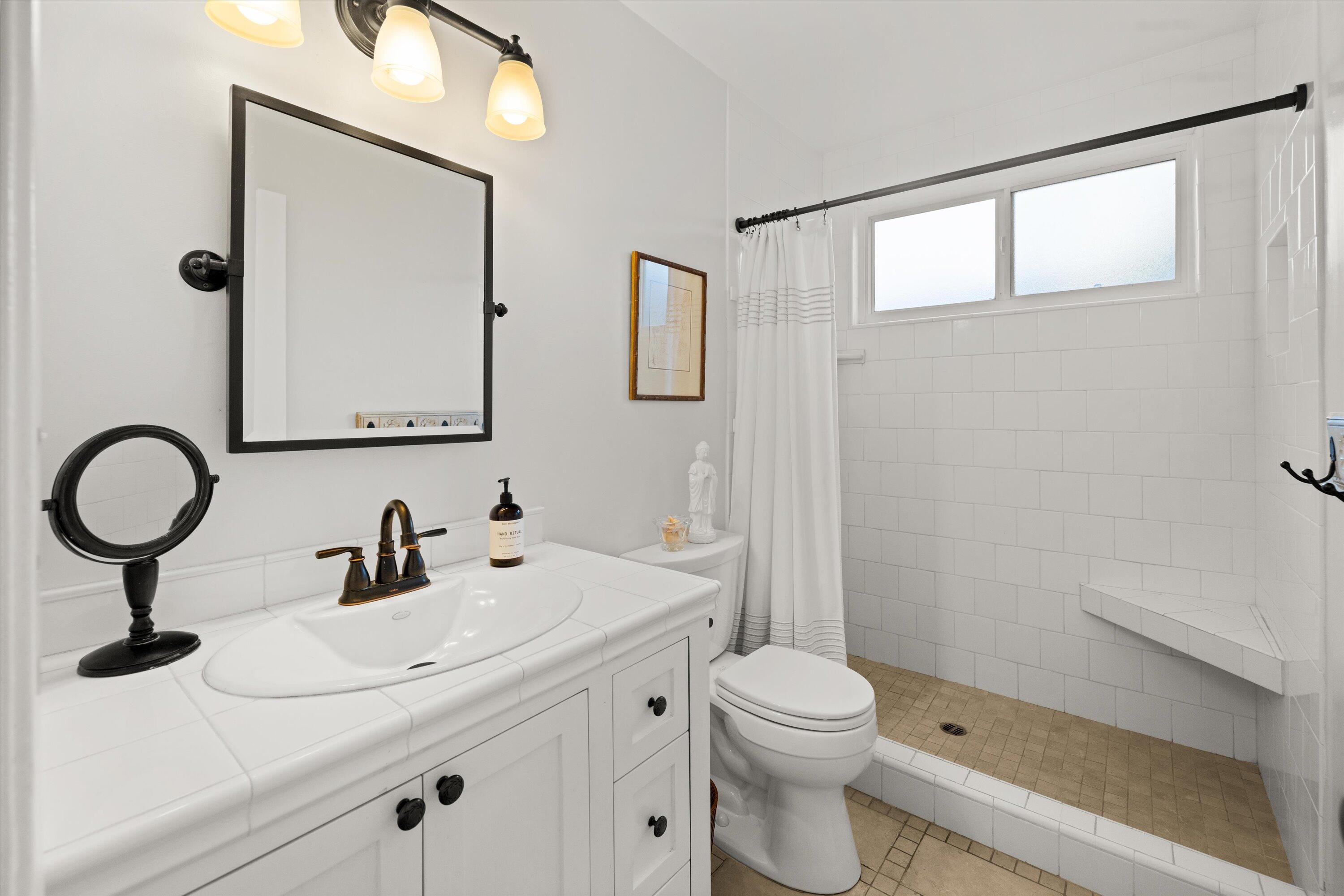 Santa Barbara, California 93109, United States, 5 Bedrooms Bedrooms, ,2 BathroomsBathrooms,Residential,Pending,77096