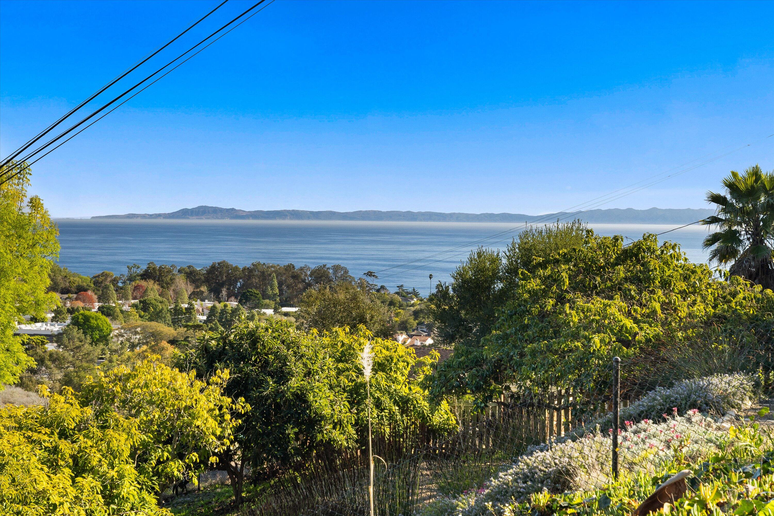 Santa Barbara, California 93109, United States, 5 Bedrooms Bedrooms, ,2 BathroomsBathrooms,Residential,Pending,77096